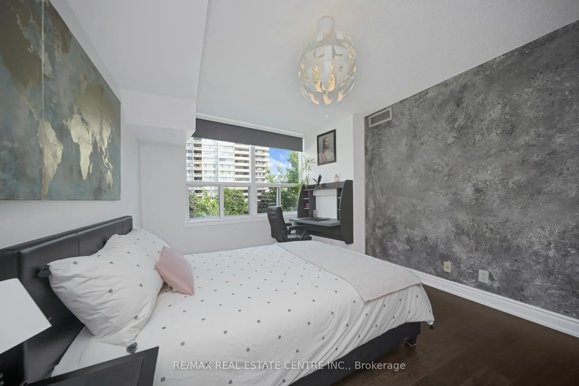 1 Elm Drive, #302