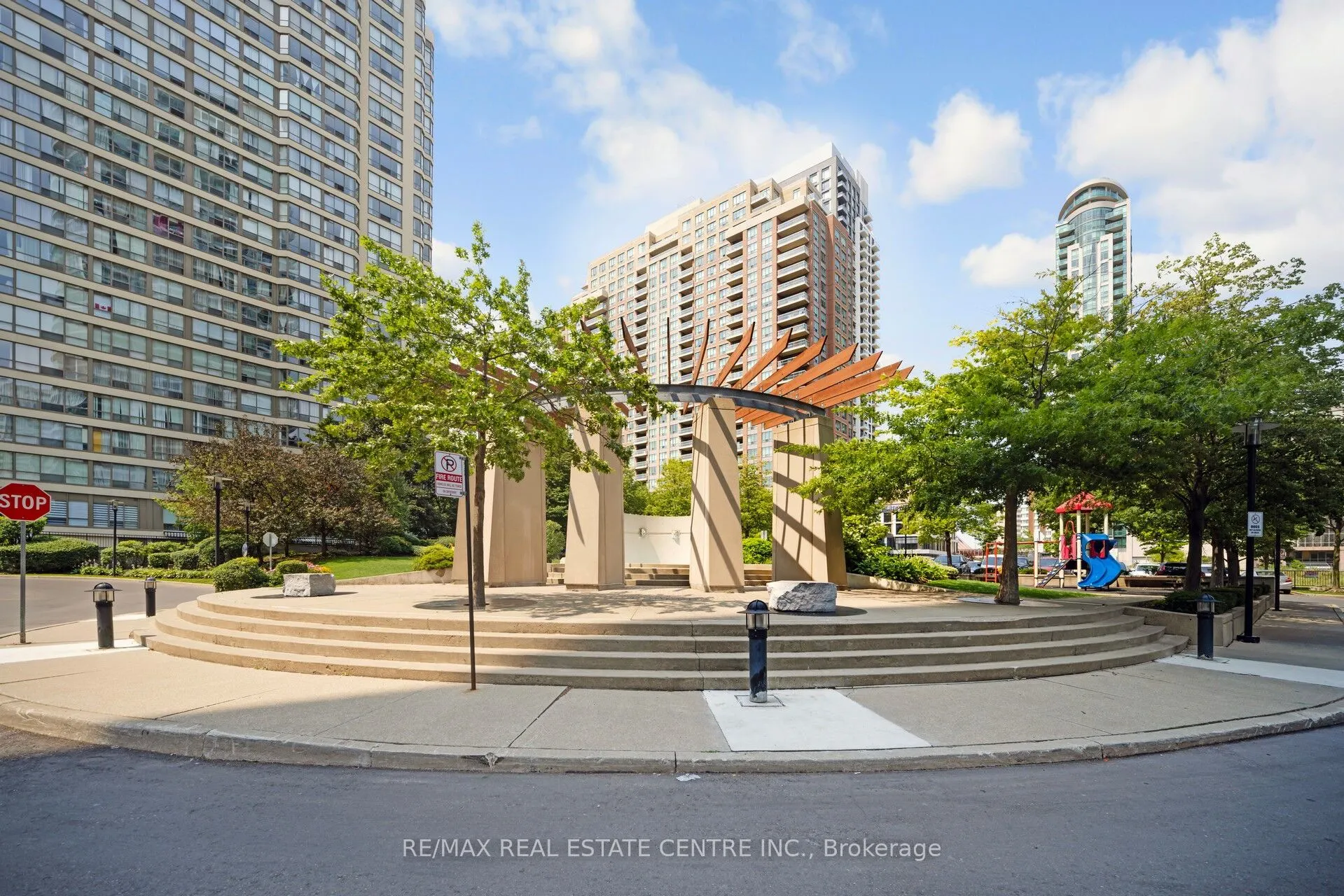 1 Elm Drive, #302