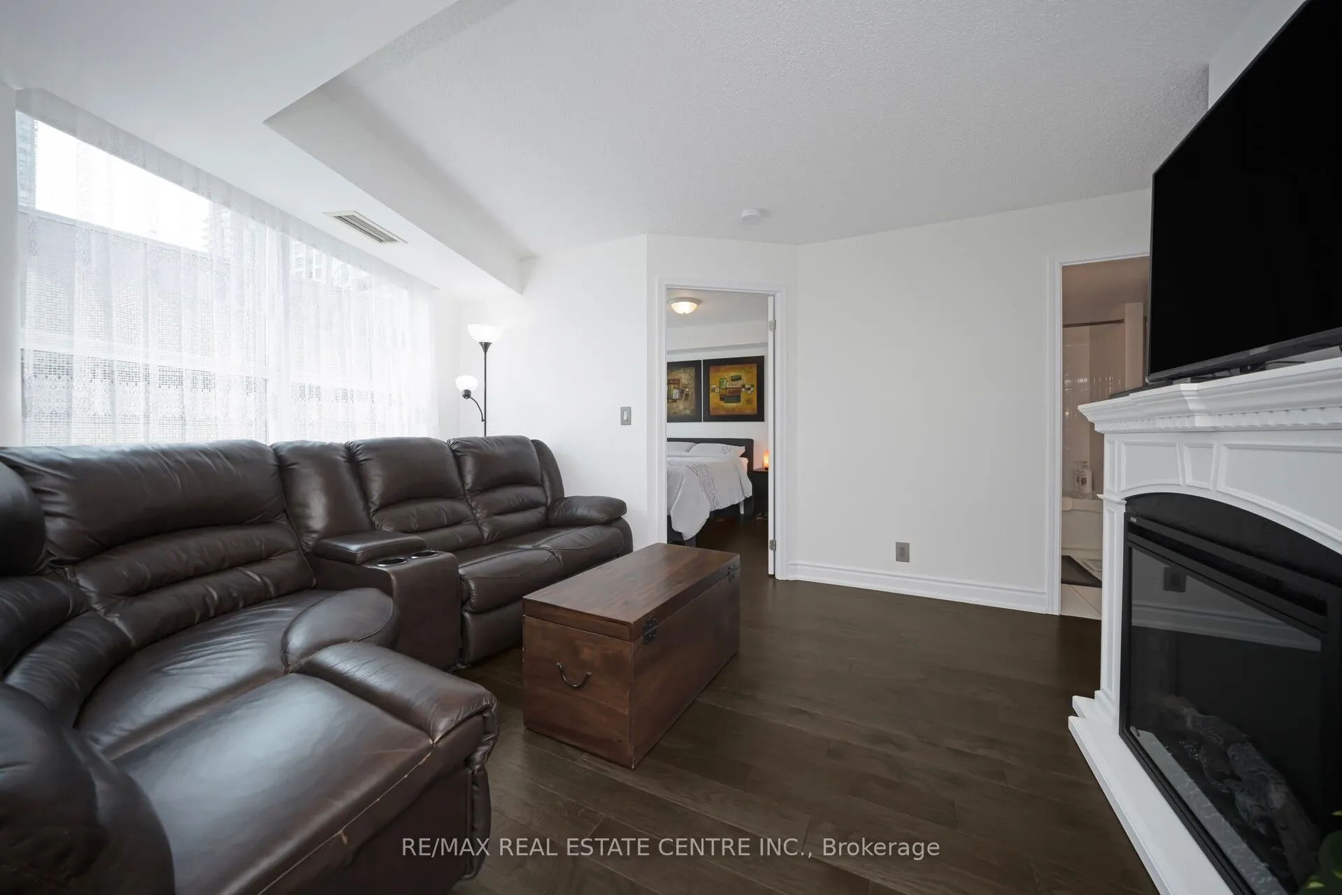 1 Elm Drive, #302