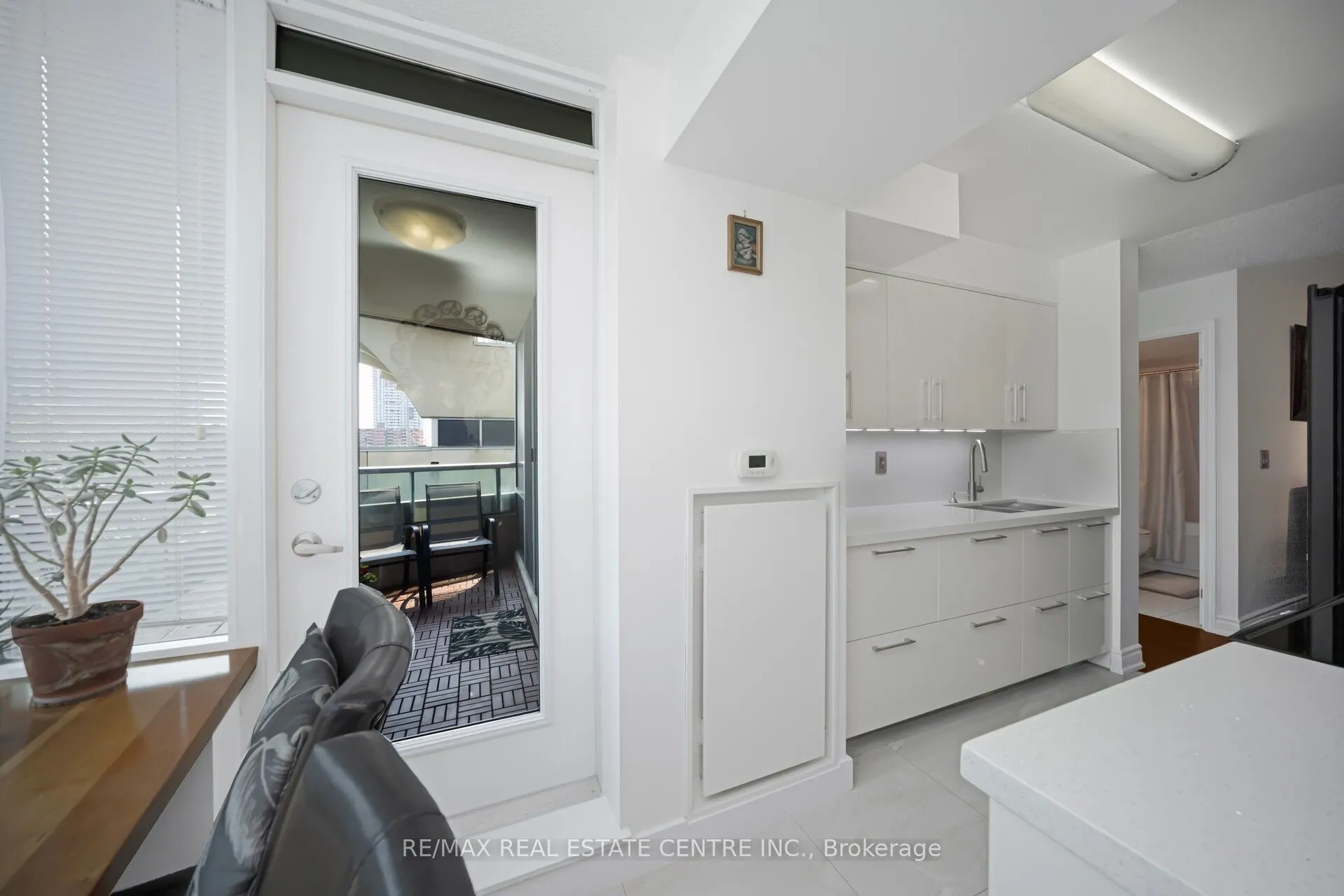 1 Elm Drive, #302