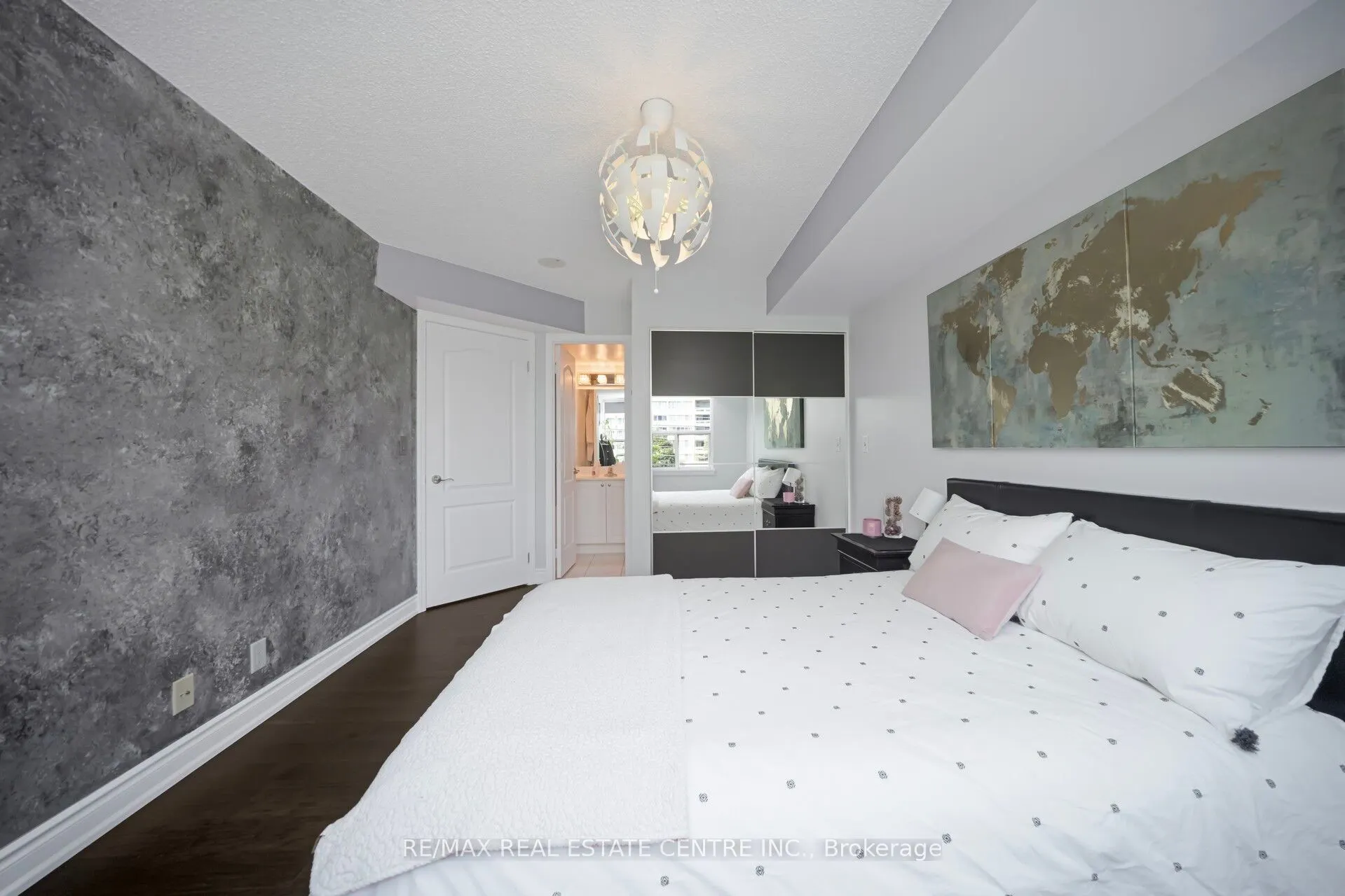 1 Elm Drive, #302
