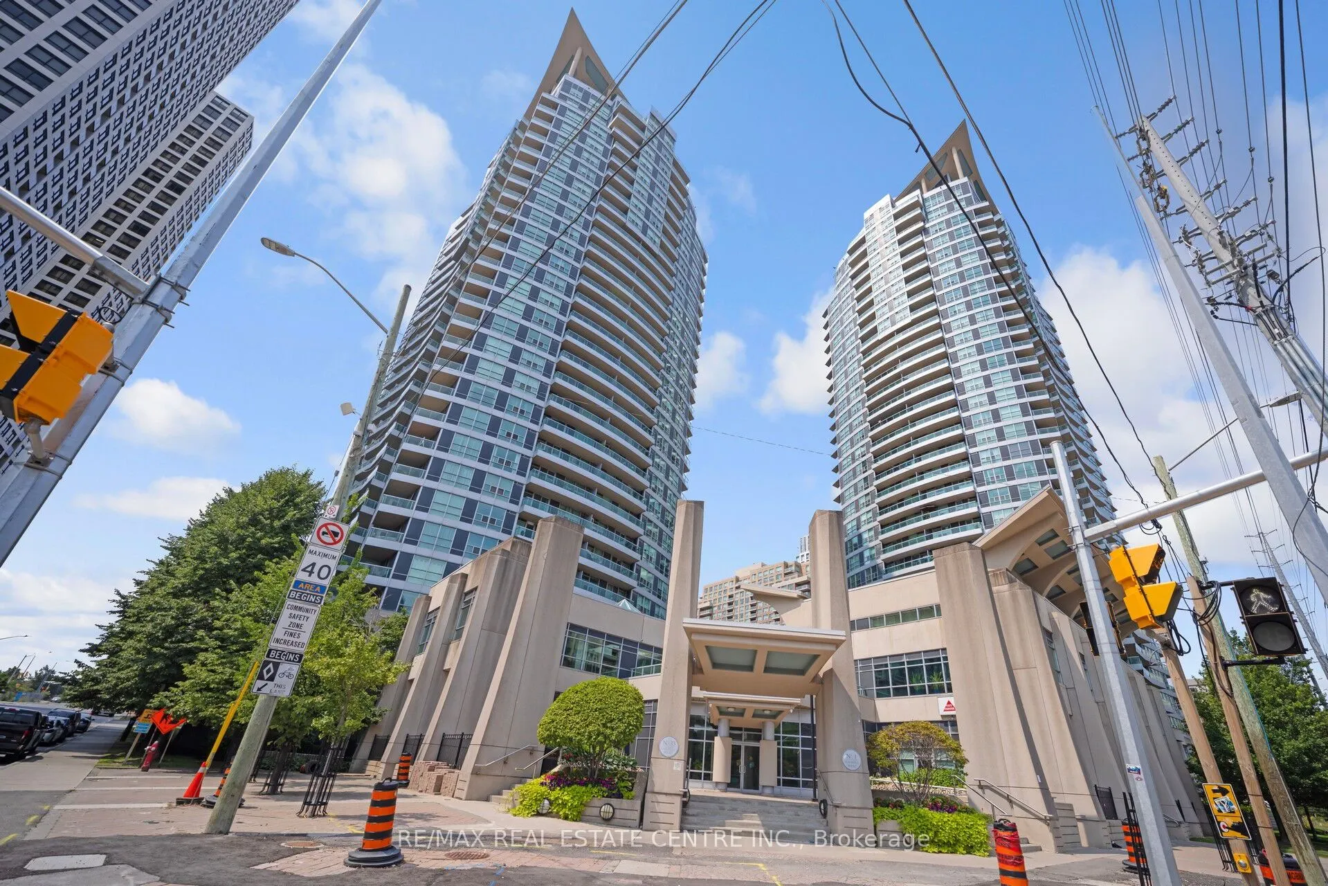1 Elm Drive, #302