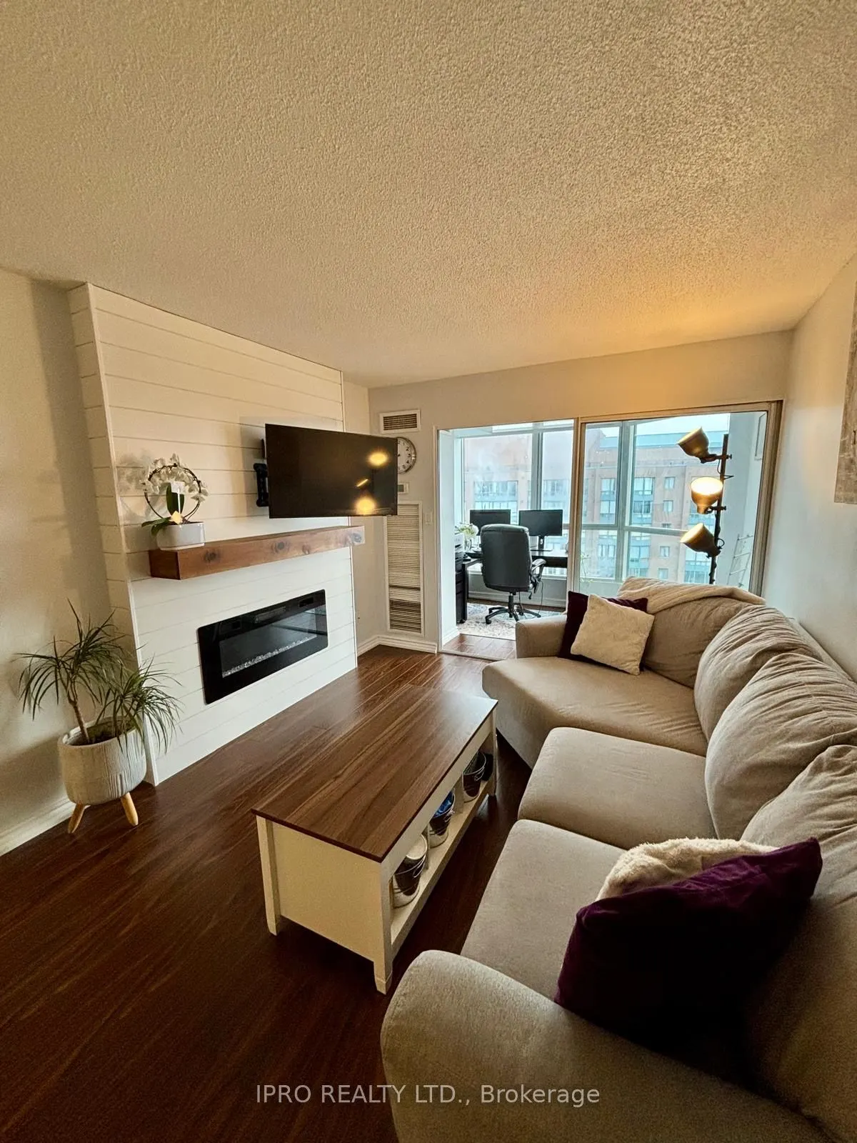 145 Hillcrest Avenue E, #2310