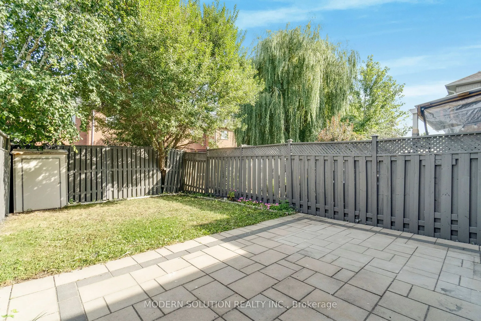 3894 Coachman Circle