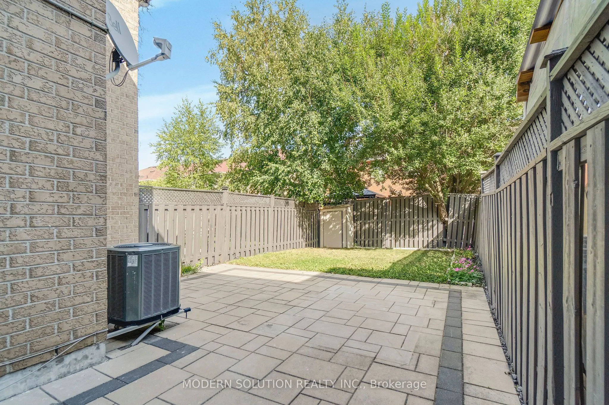 3894 Coachman Circle