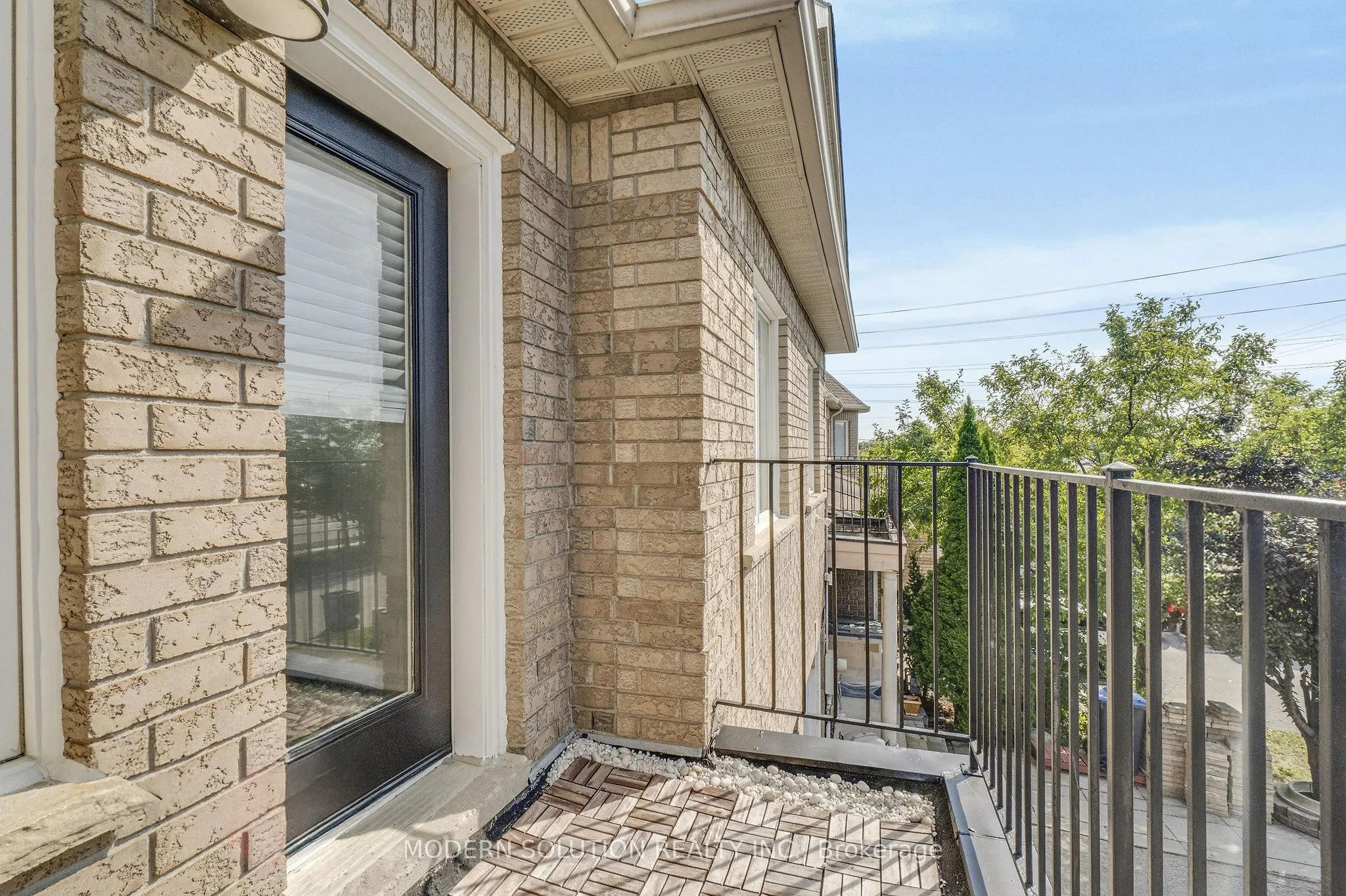 3894 Coachman Circle