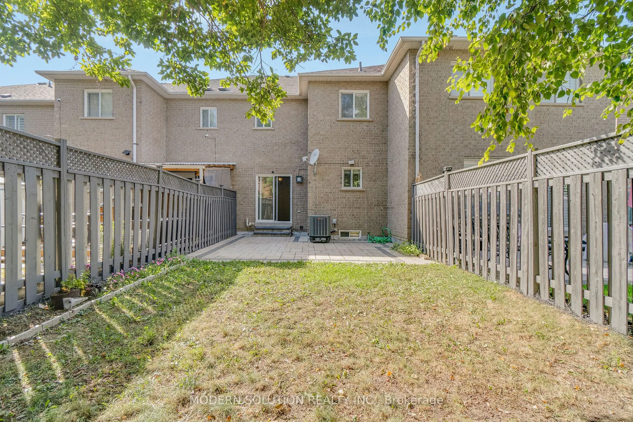 3894 Coachman Circle