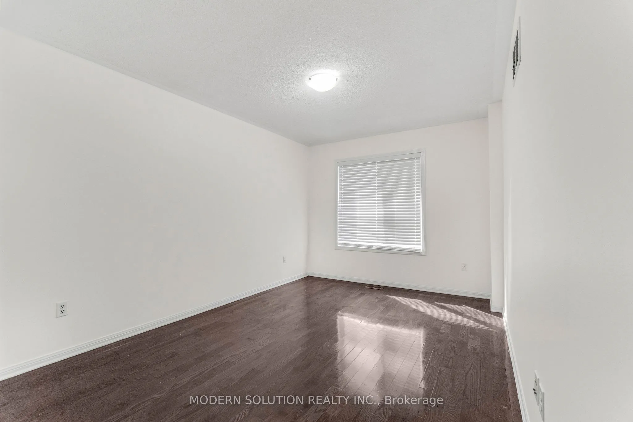 3894 Coachman Circle