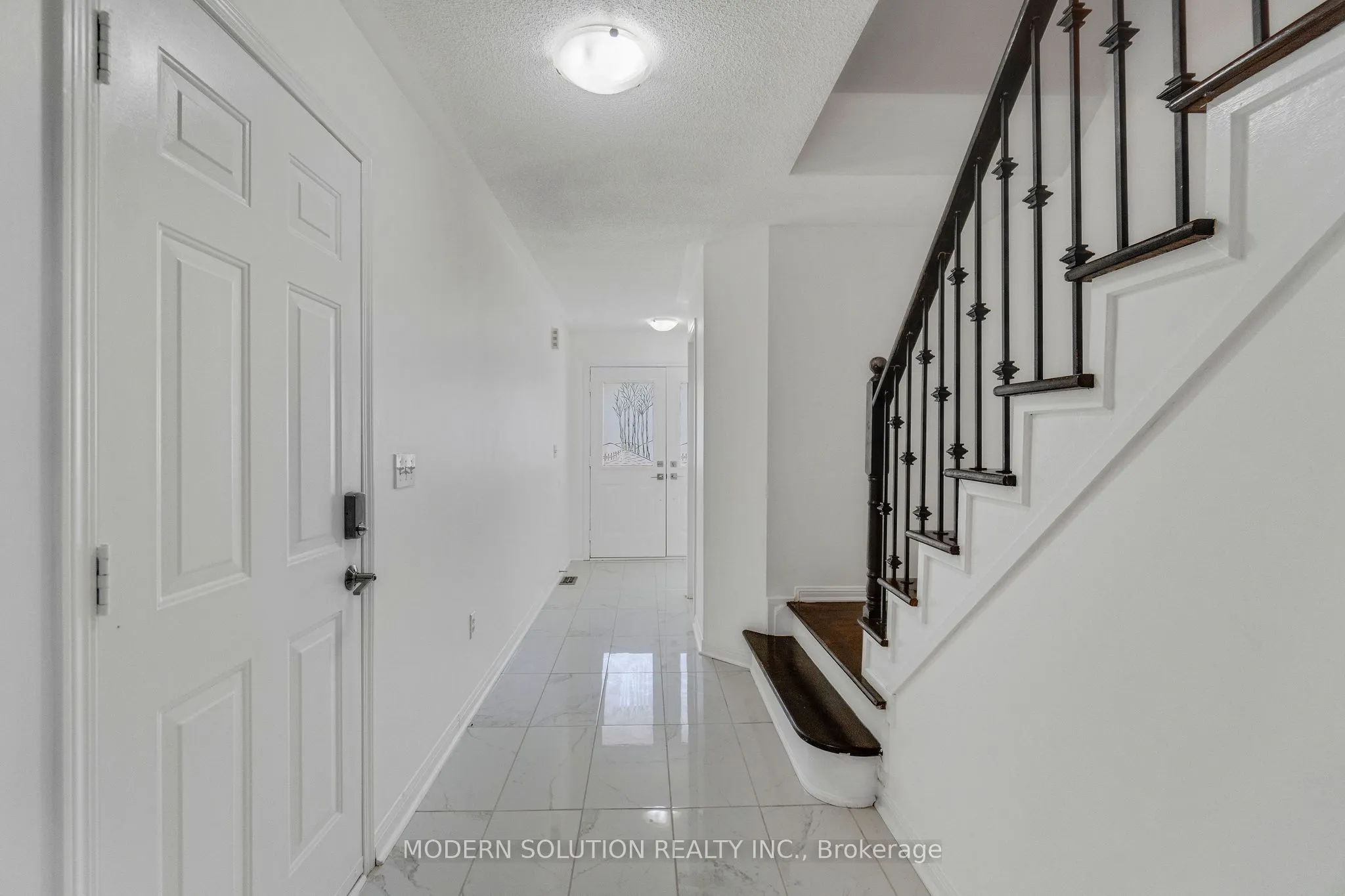 3894 Coachman Circle