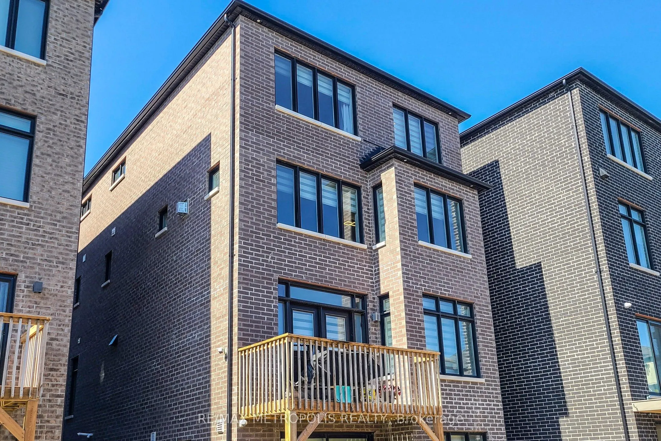 7 Kipling Grove Court