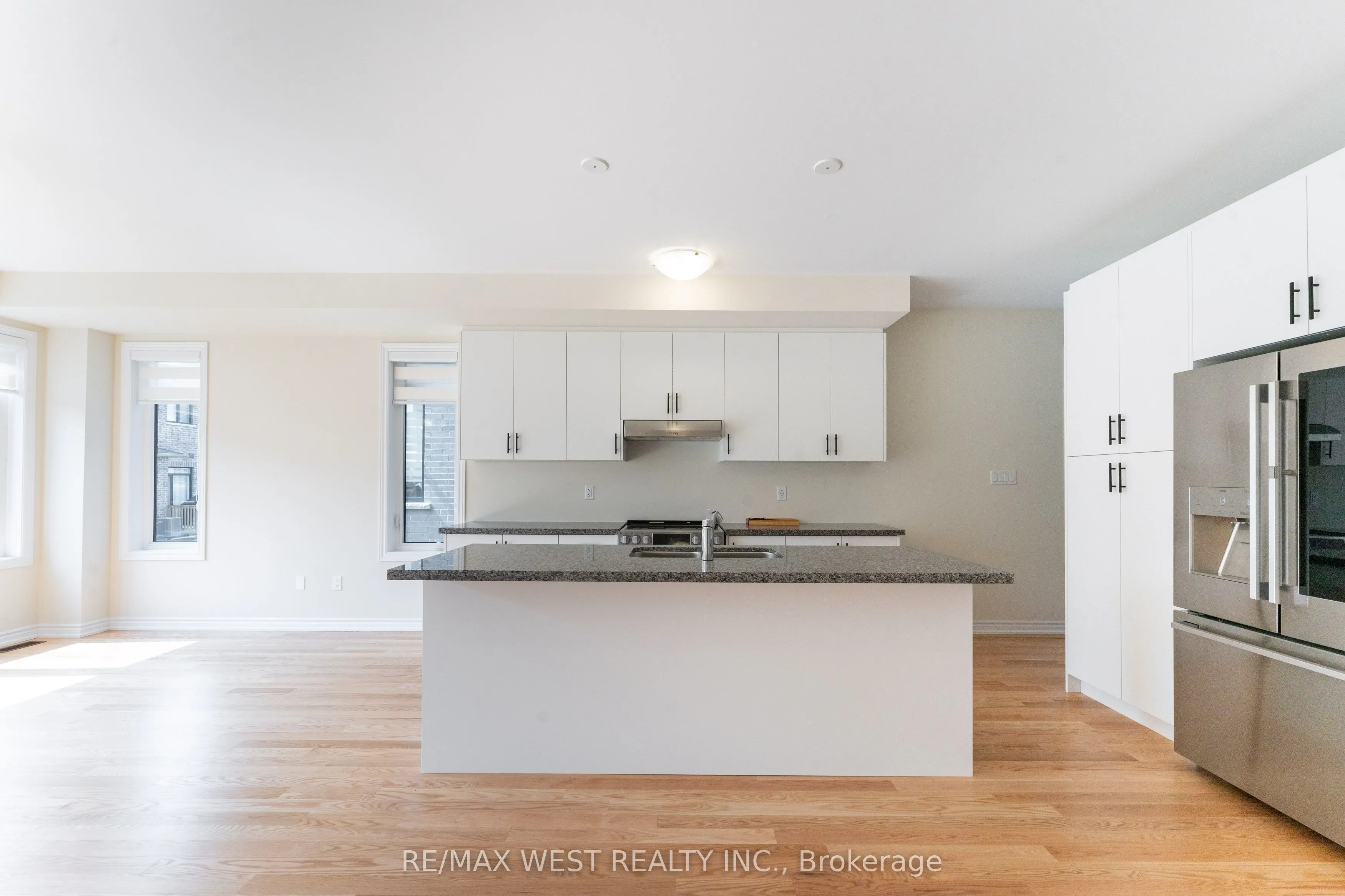 1424 National Common