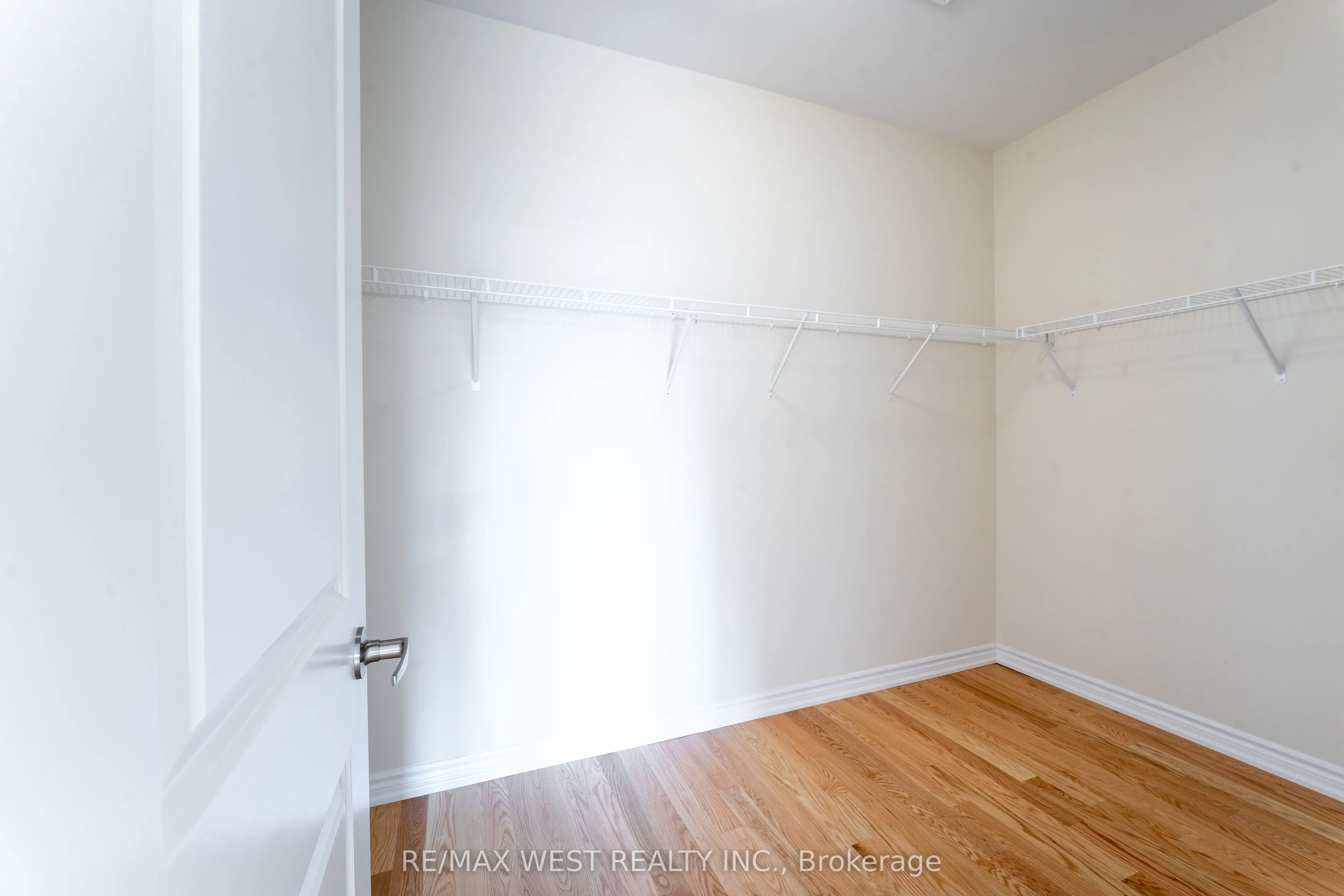 1424 National Common