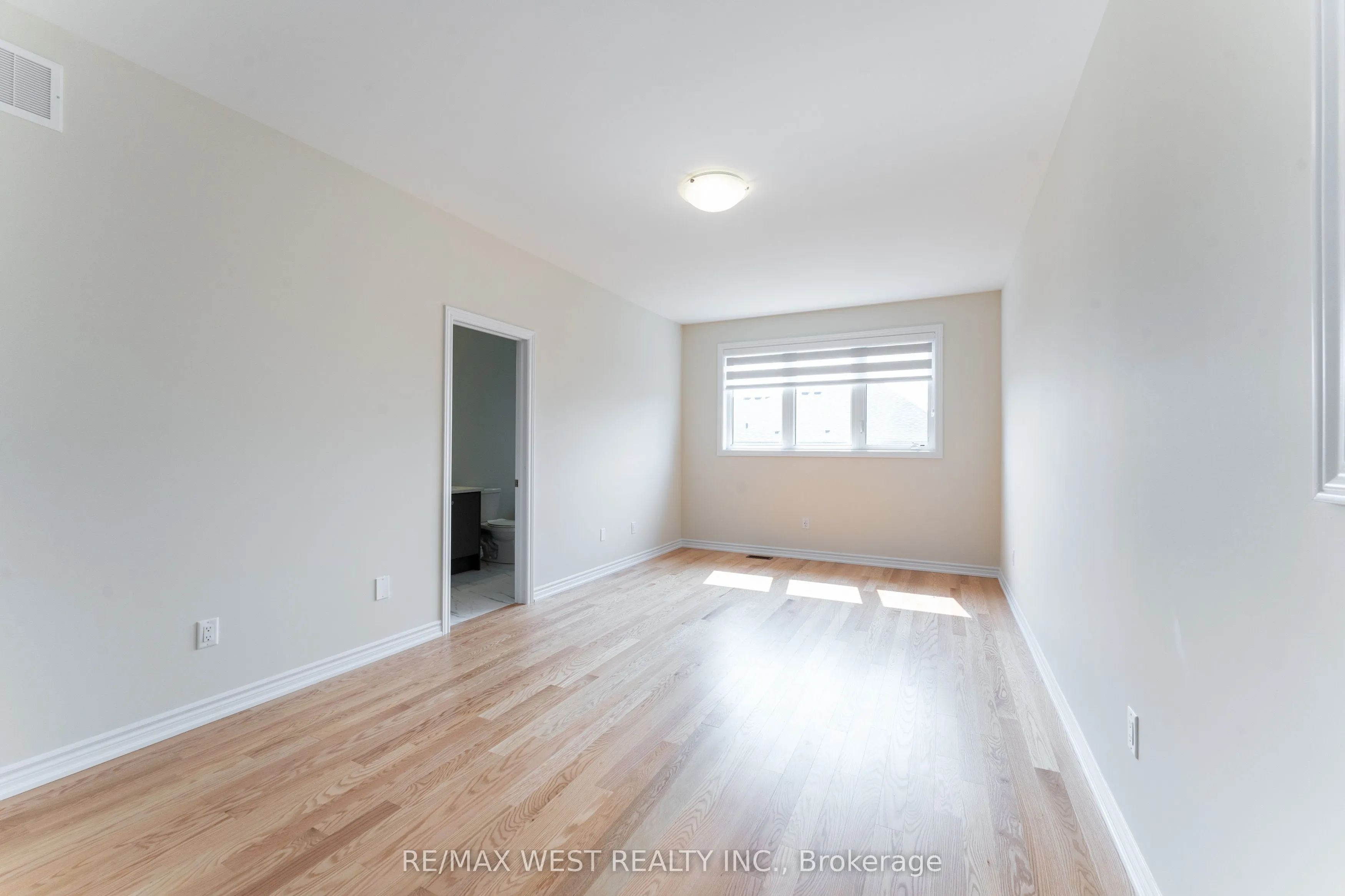 1424 National Common