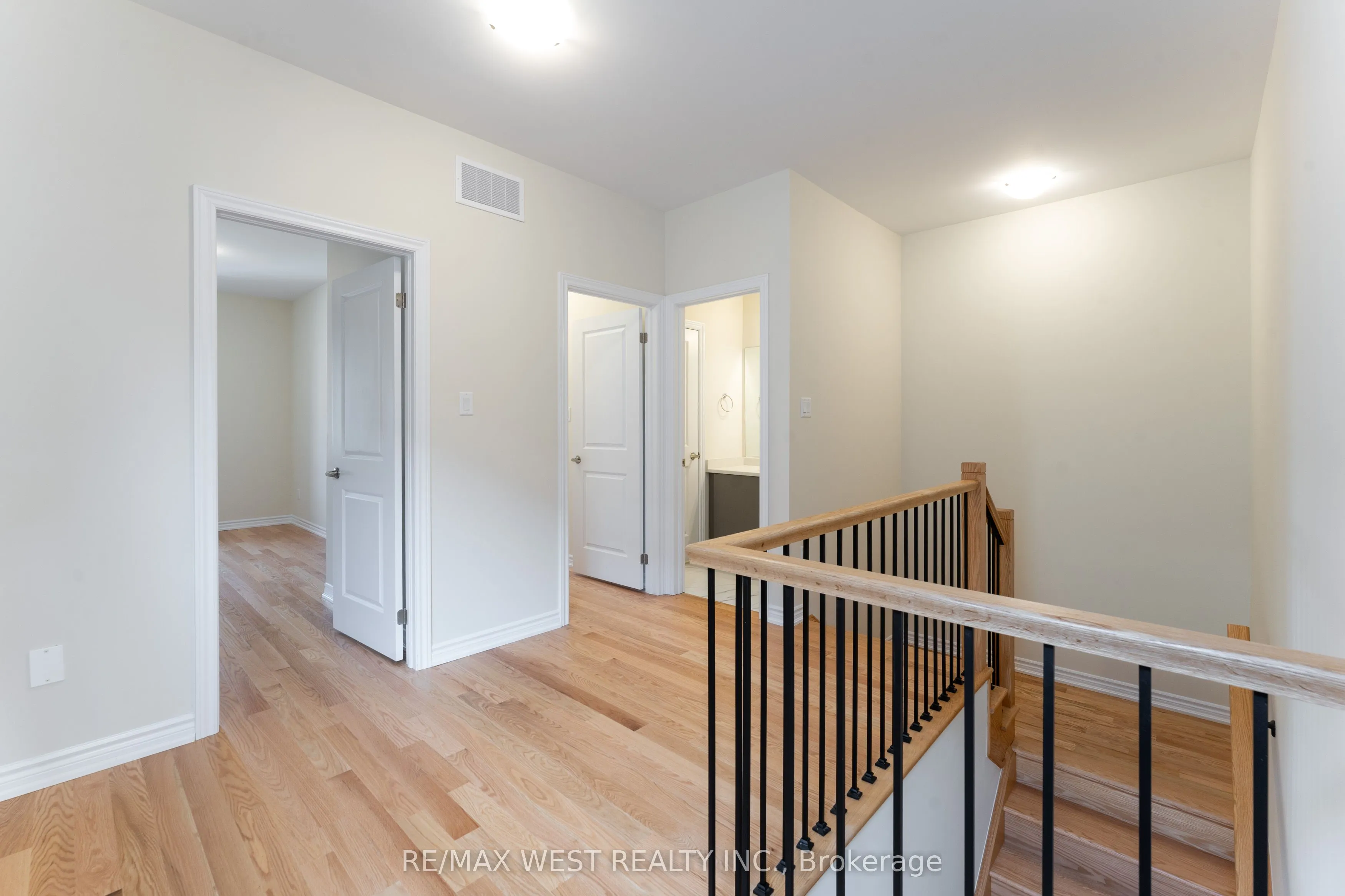 1424 National Common