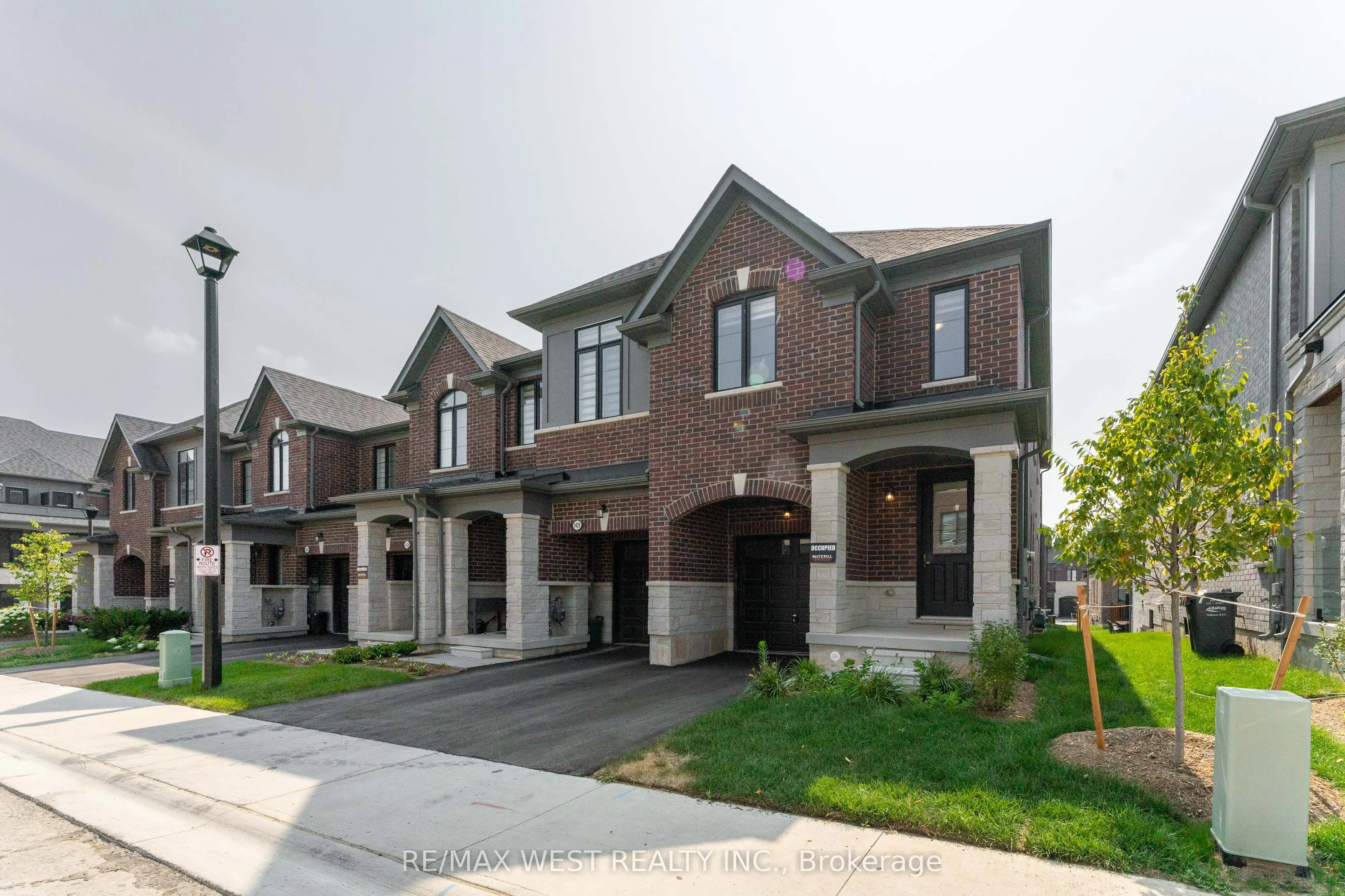 1424 National Common