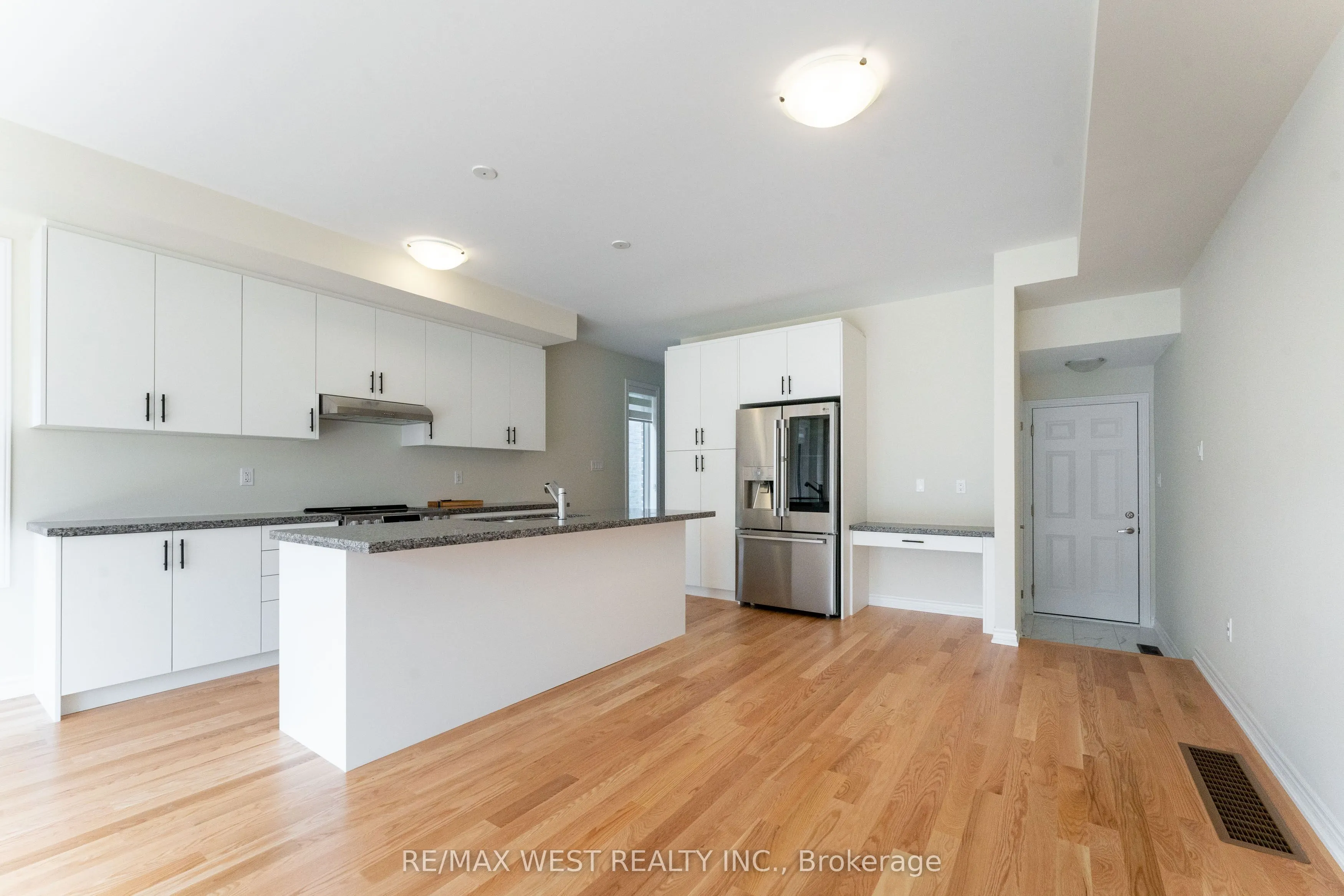 1424 National Common