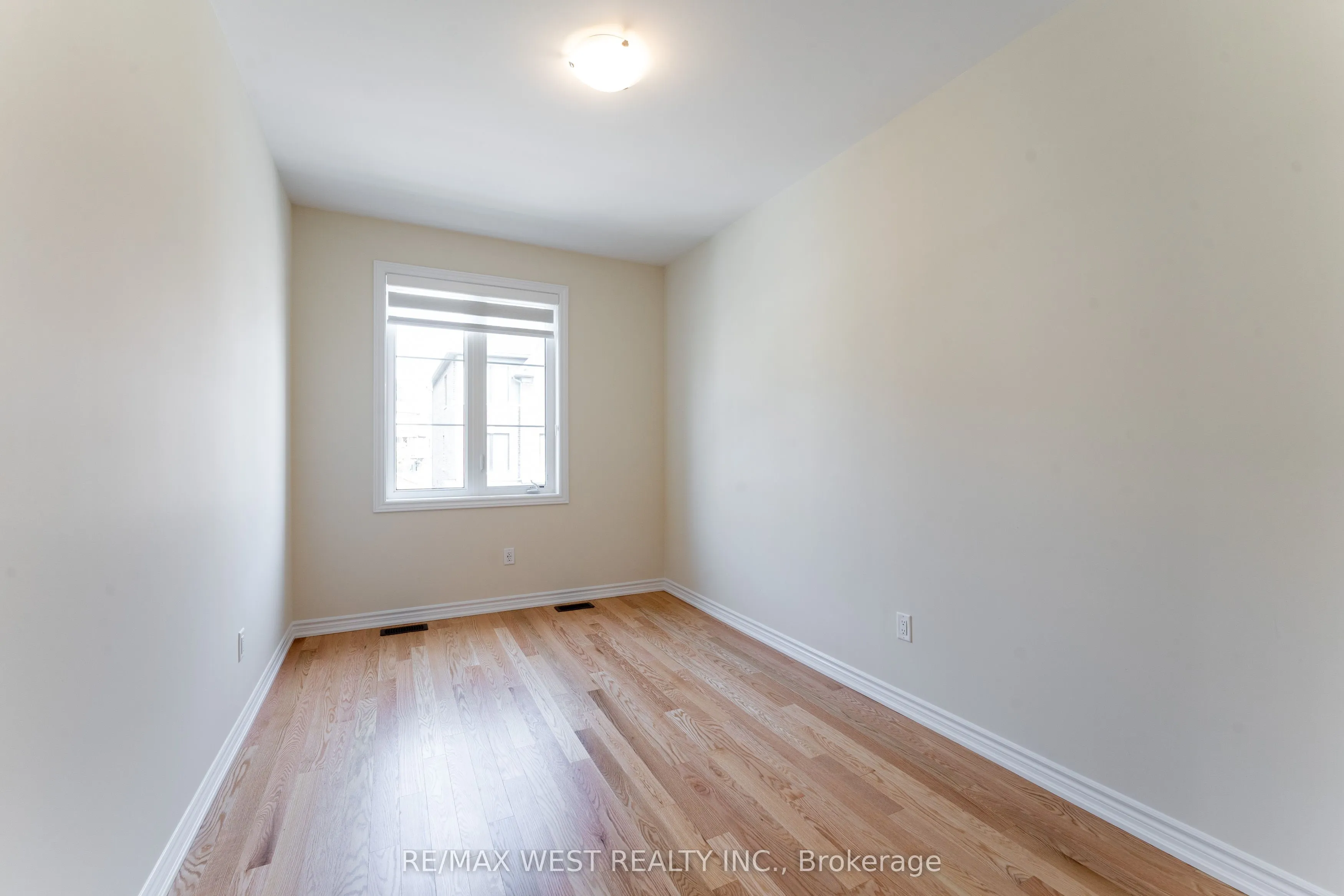 1424 National Common