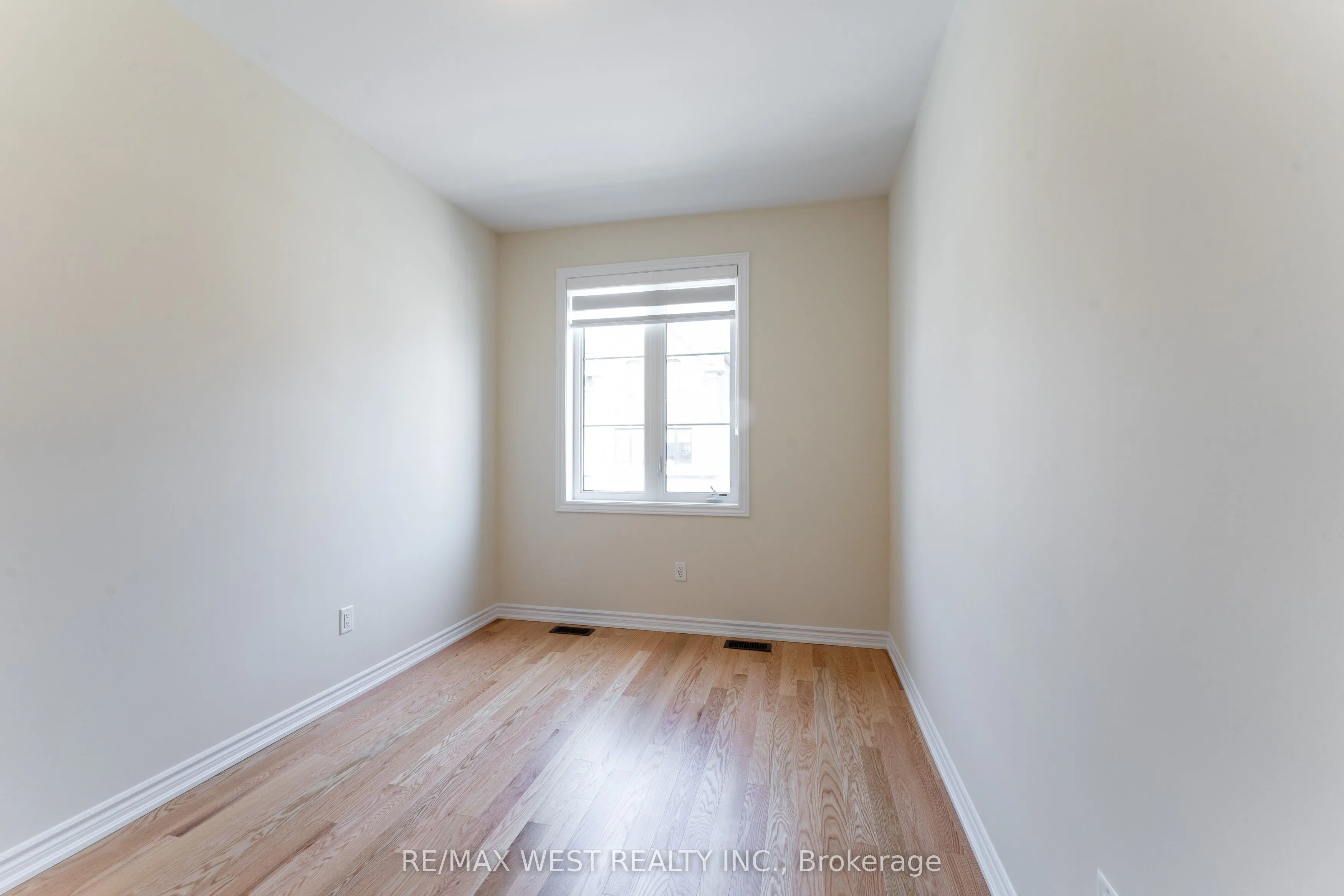 1424 National Common
