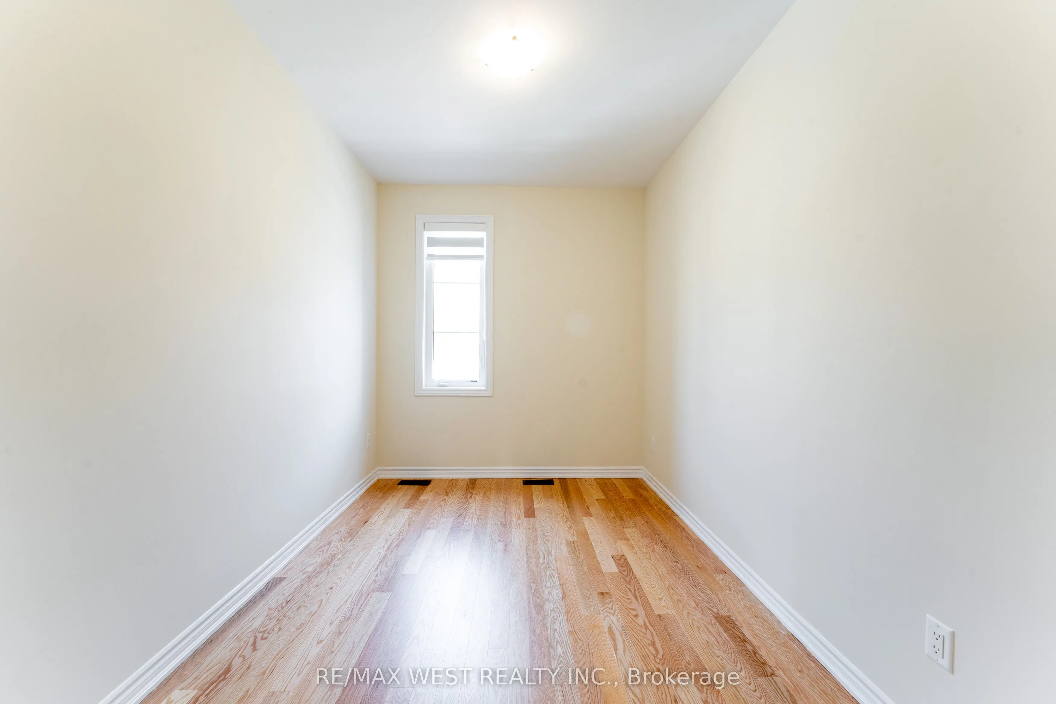 1424 National Common