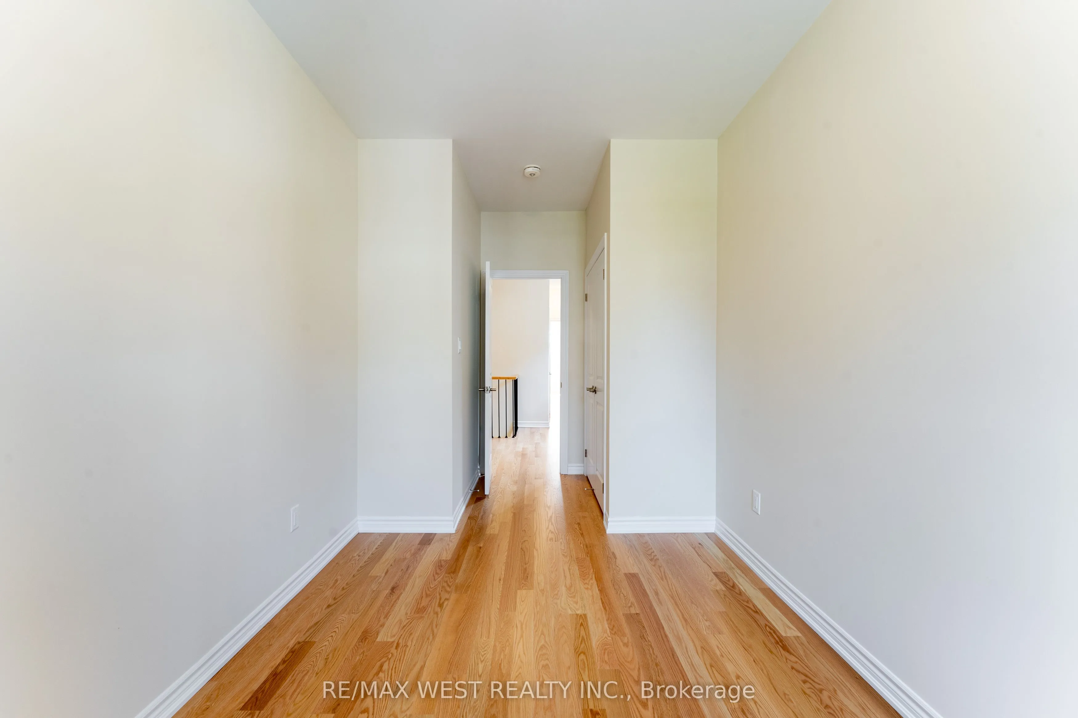 1424 National Common