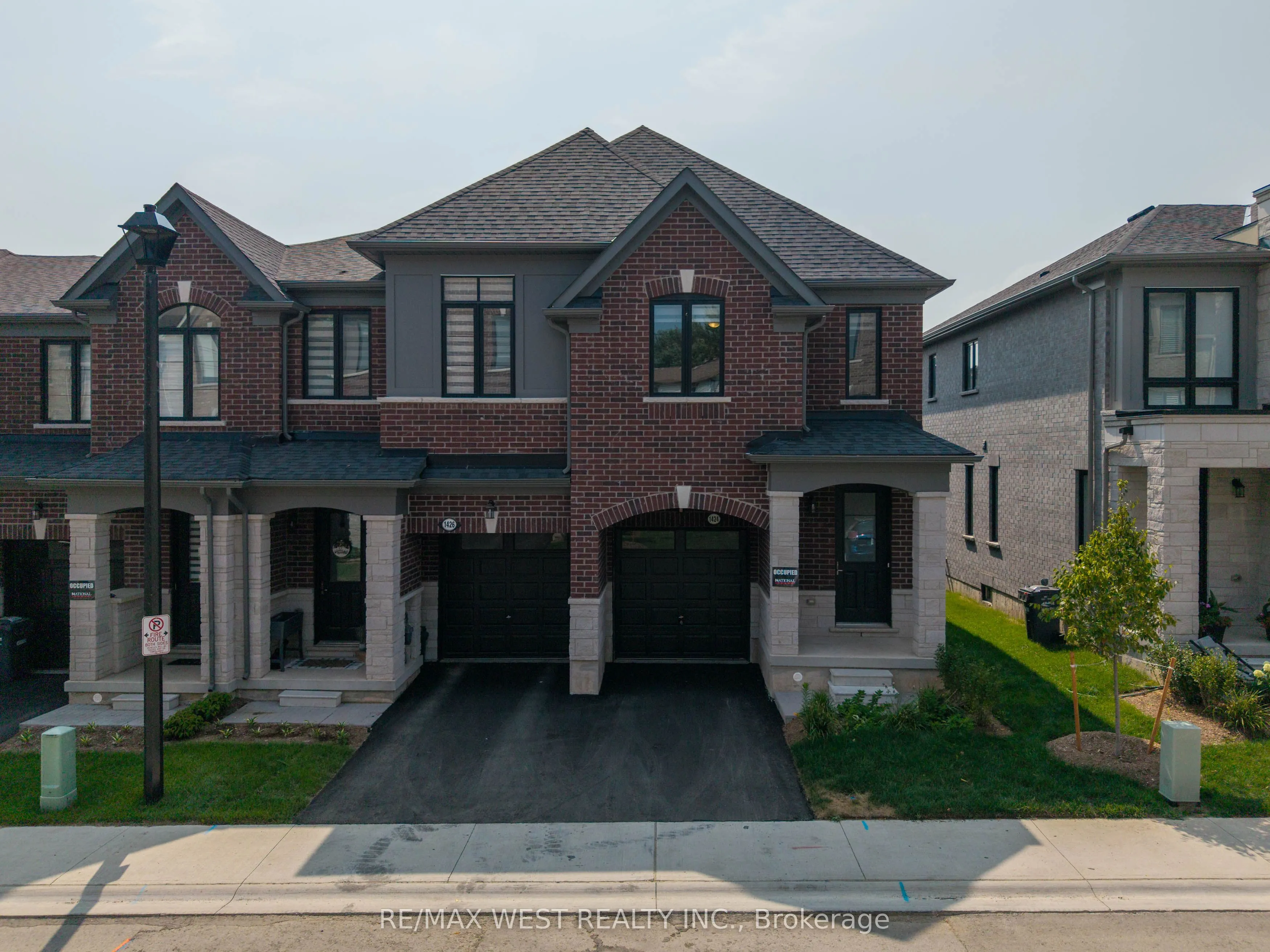 1424 National Common
