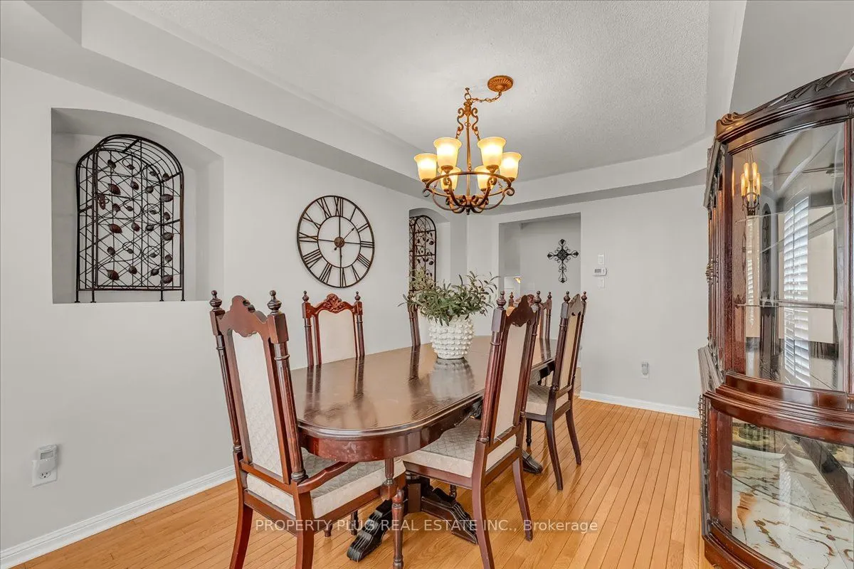 3882 Deepwood Heights