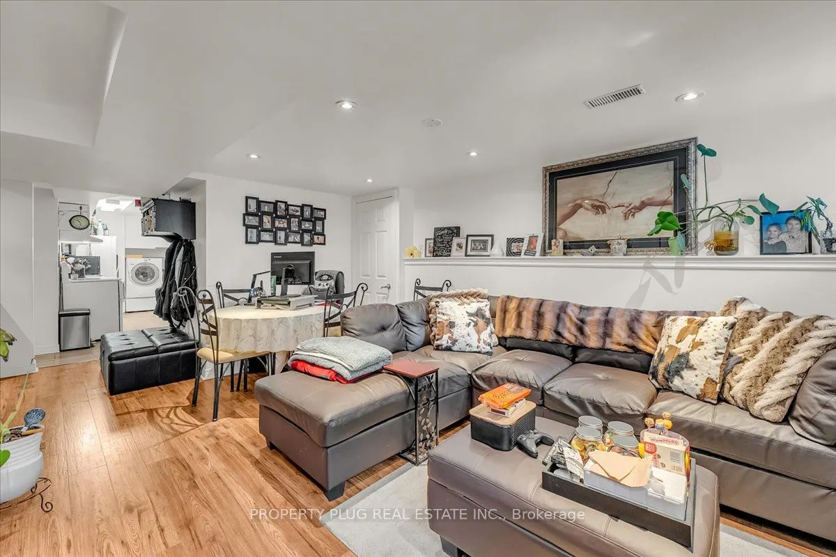 3882 Deepwood Heights