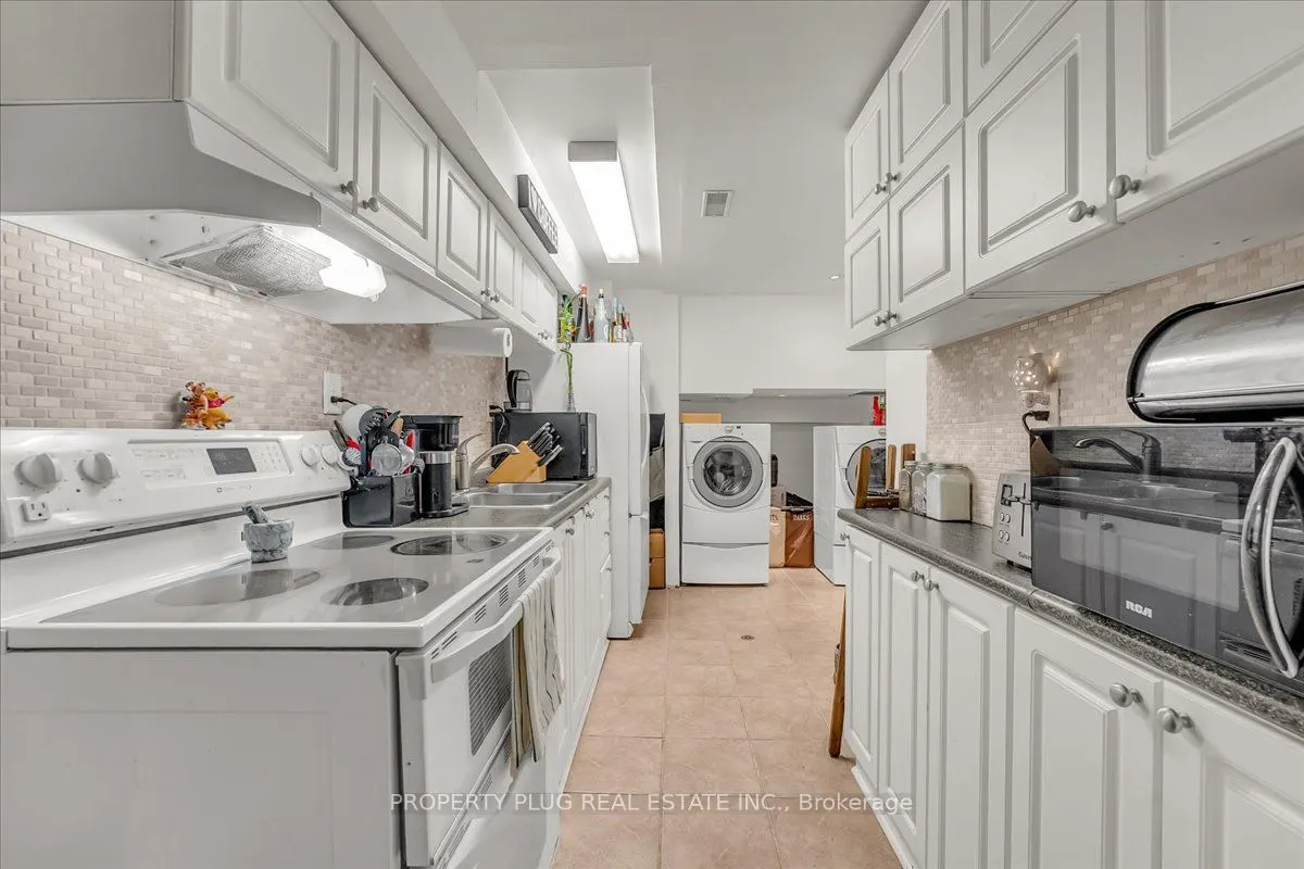 3882 Deepwood Heights