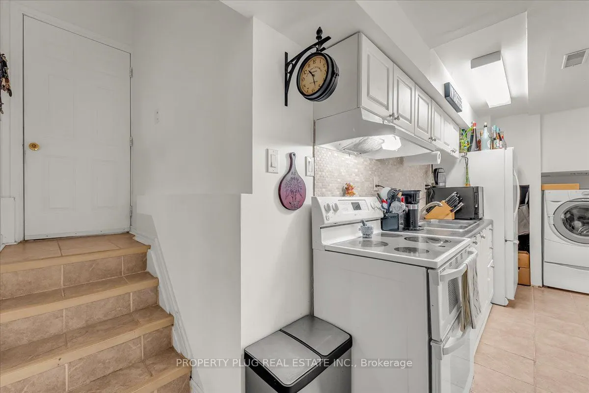 3882 Deepwood Heights