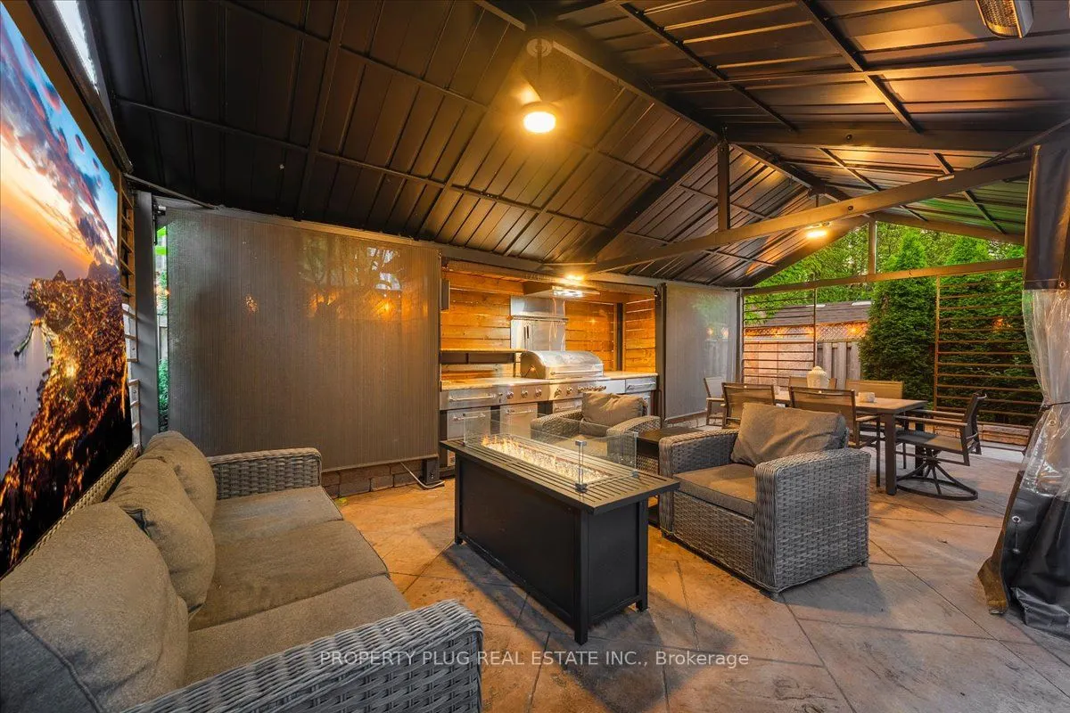 3882 Deepwood Heights