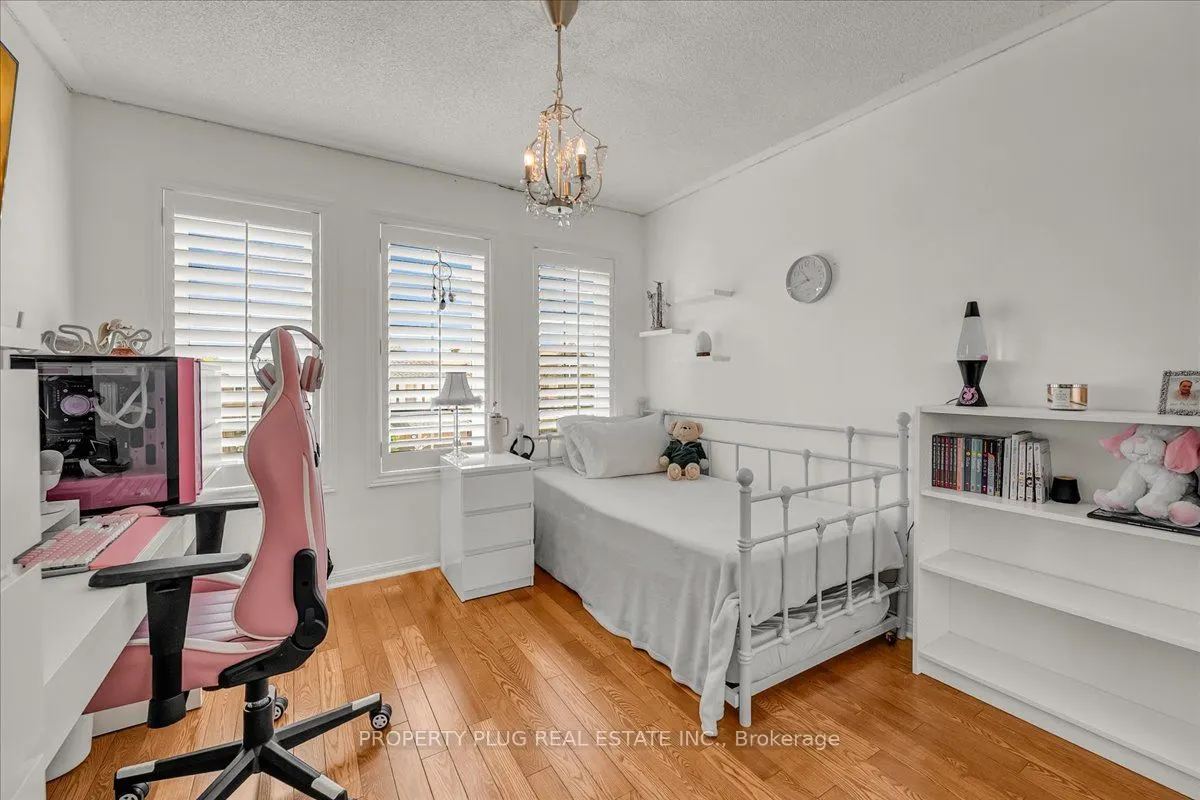 3882 Deepwood Heights