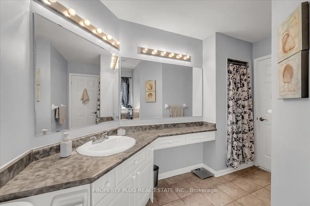 3882 Deepwood Heights