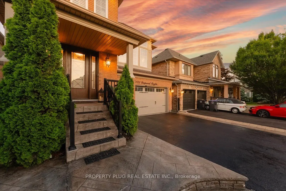 3882 Deepwood Heights