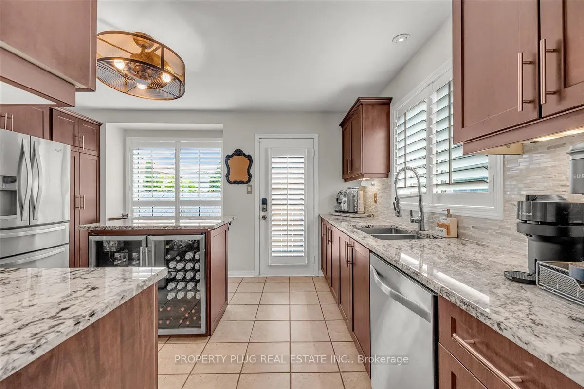 3882 Deepwood Heights
