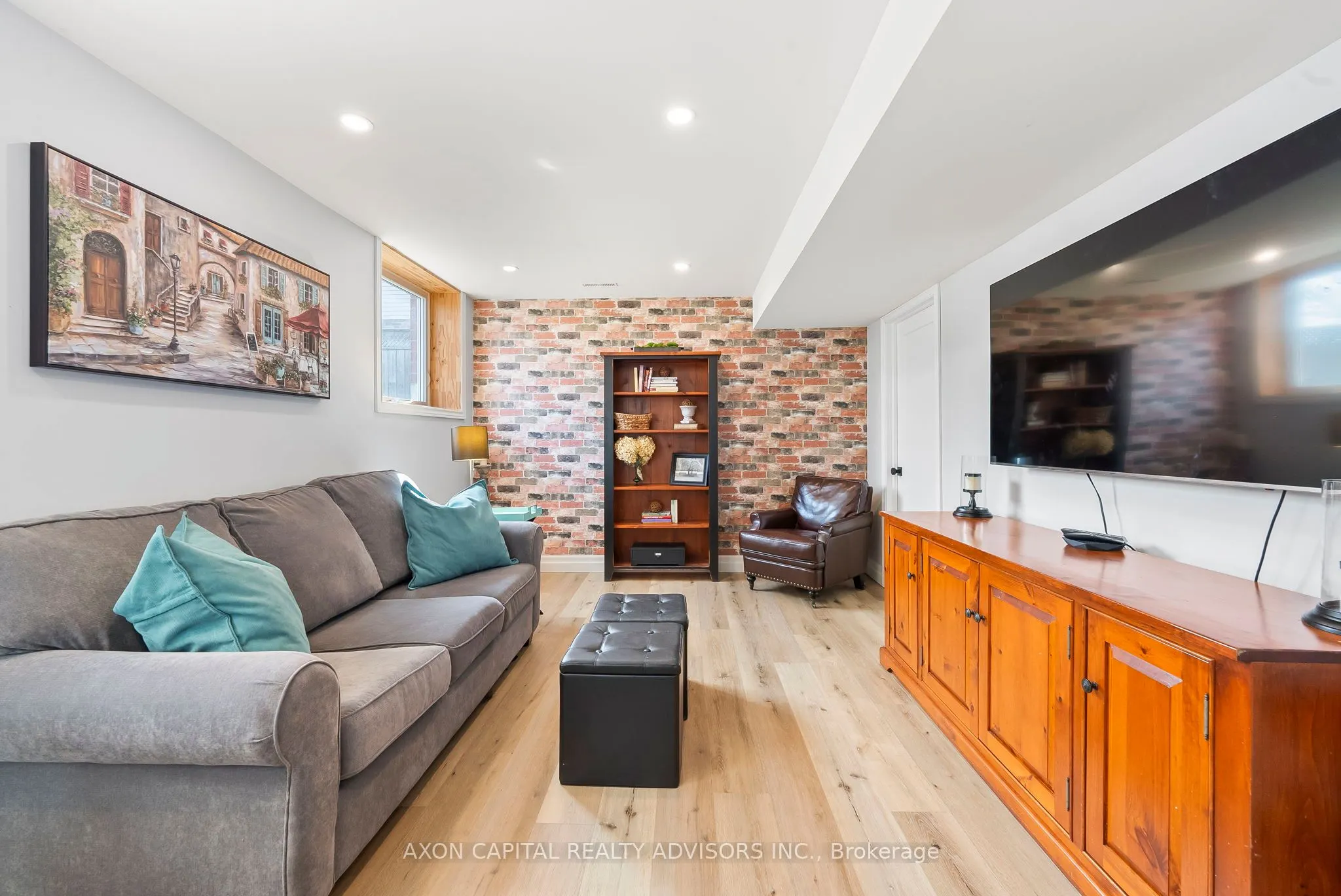 82 Spencer Avenue