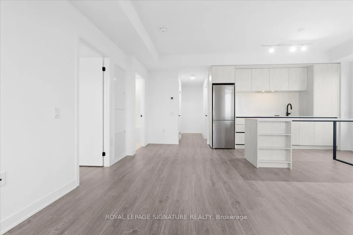 2495 Eglinton Avenue W, #1111