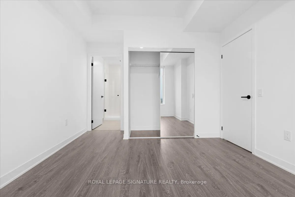 2495 Eglinton Avenue W, #1111