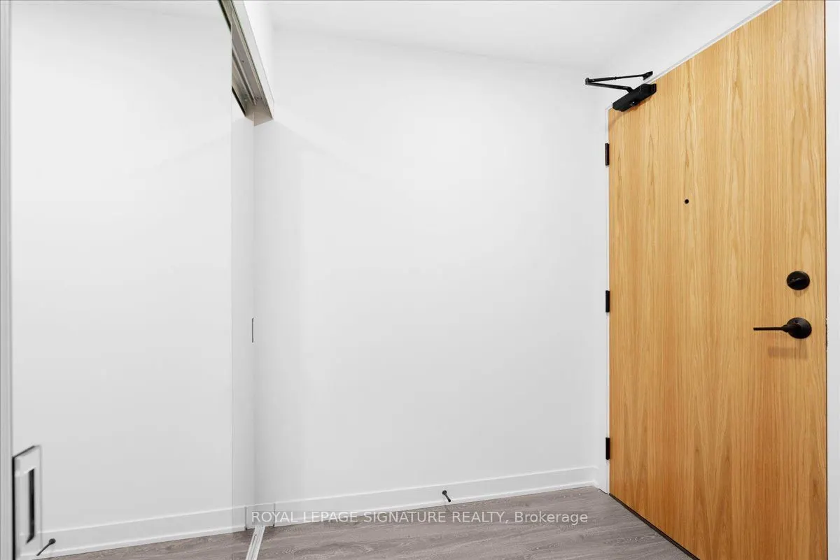 2495 Eglinton Avenue W, #1111
