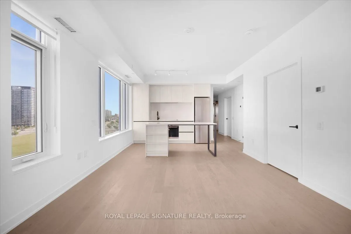 2495 Eglinton Avenue W, #1111
