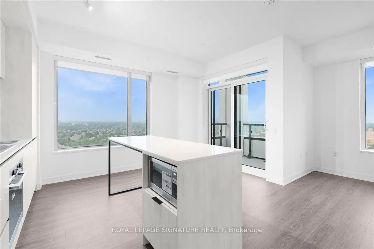 2495 Eglinton Avenue W, #1111