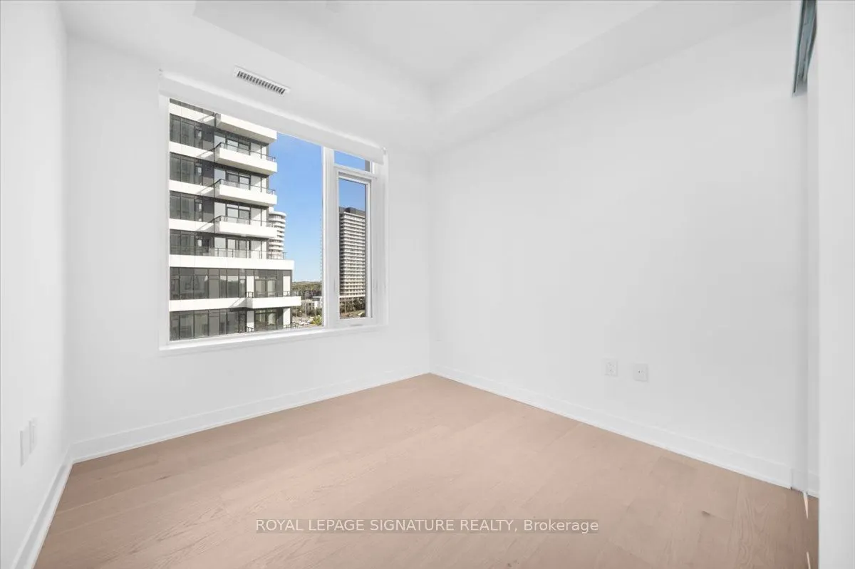 2495 Eglinton Avenue W, #1111