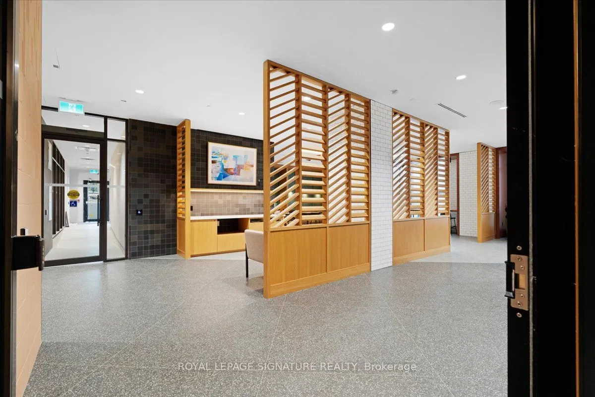 2495 Eglinton Avenue W, #1111