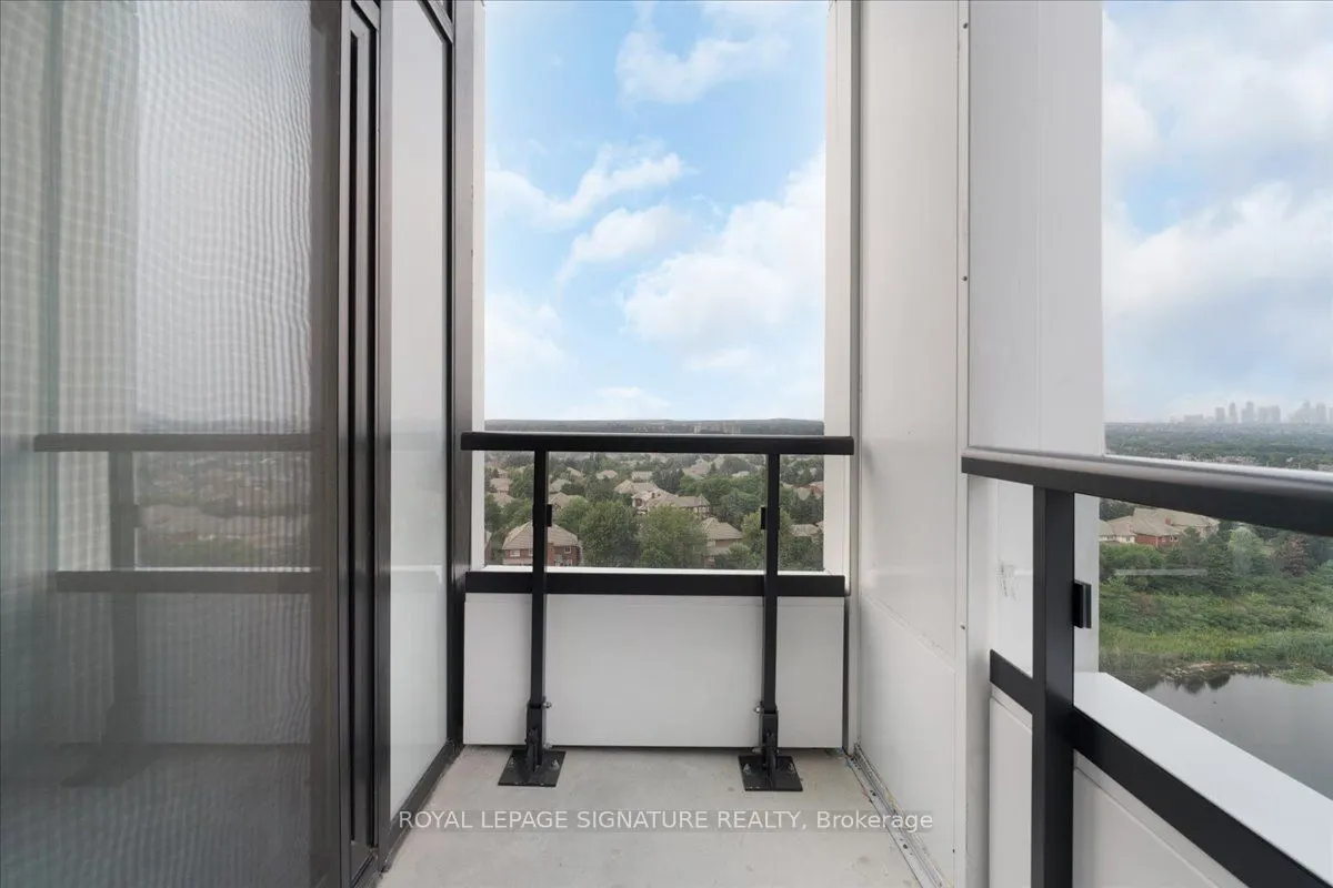 2495 Eglinton Avenue W, #1111
