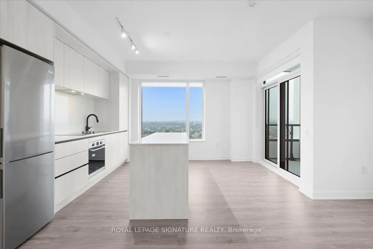 2495 Eglinton Avenue W, #1111