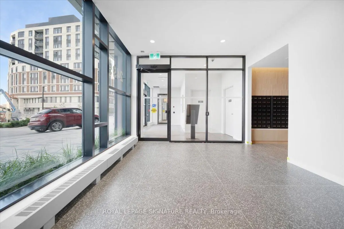 2495 Eglinton Avenue W, #1111