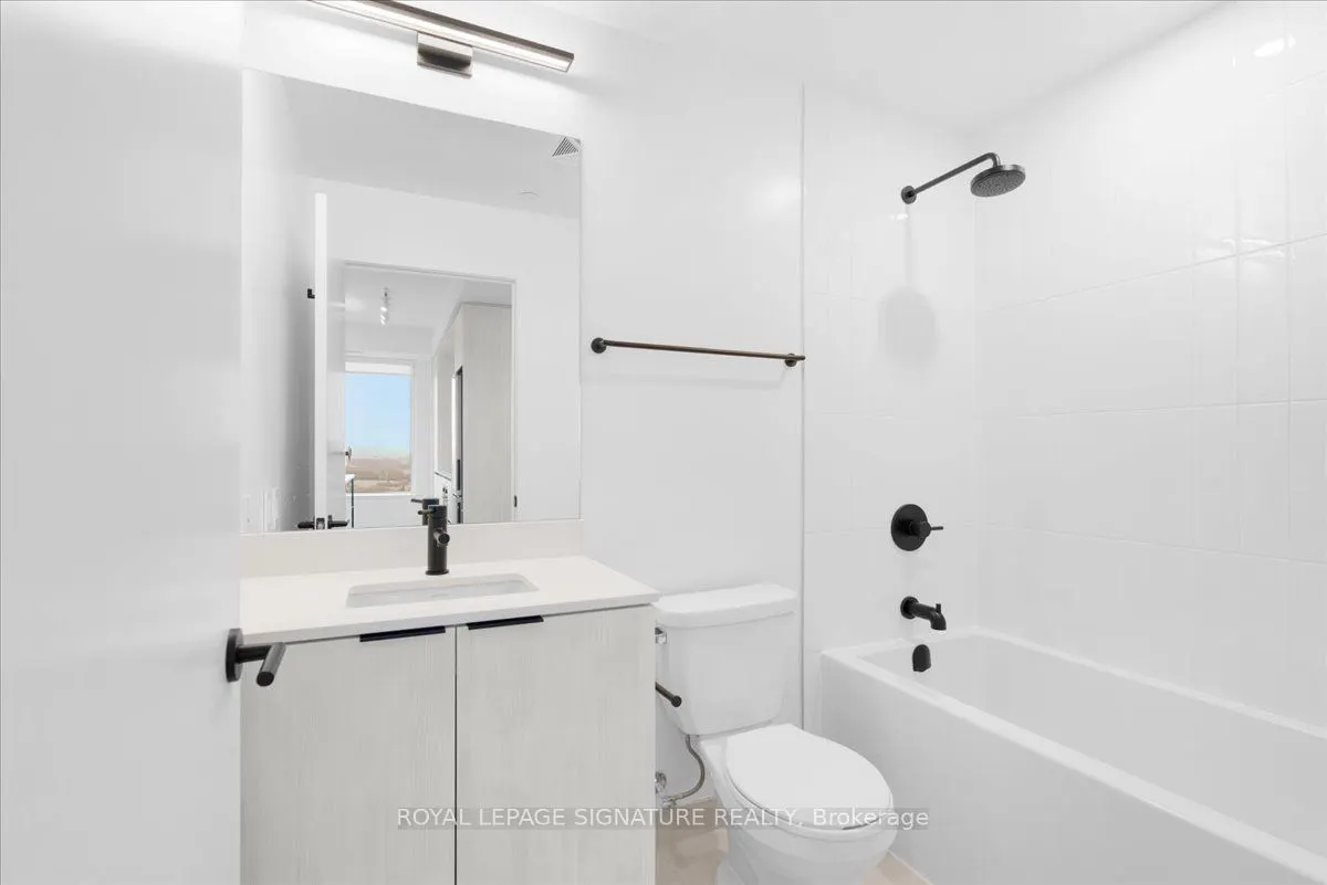 2495 Eglinton Avenue W, #1111