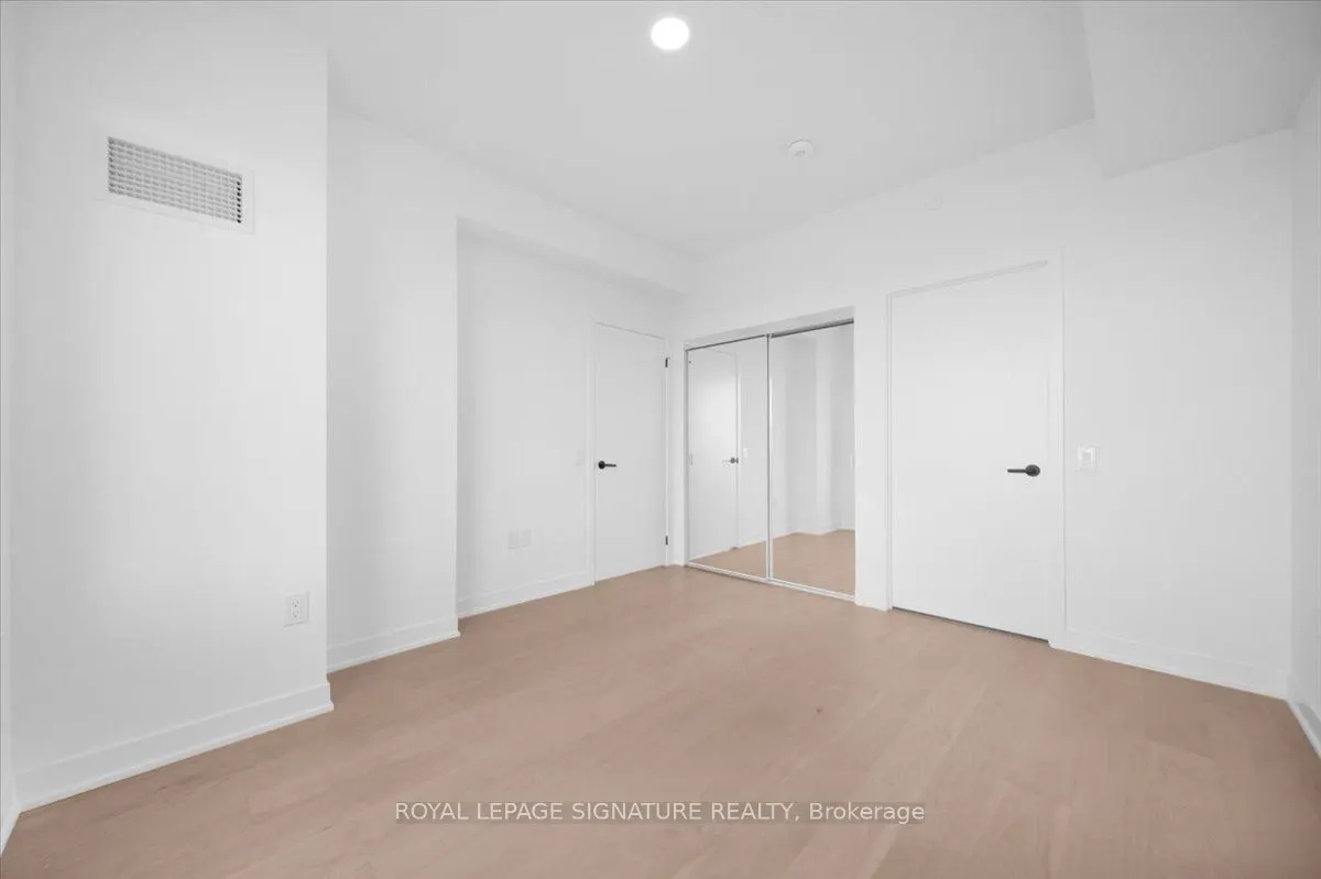 2495 Eglinton Avenue W, #1111