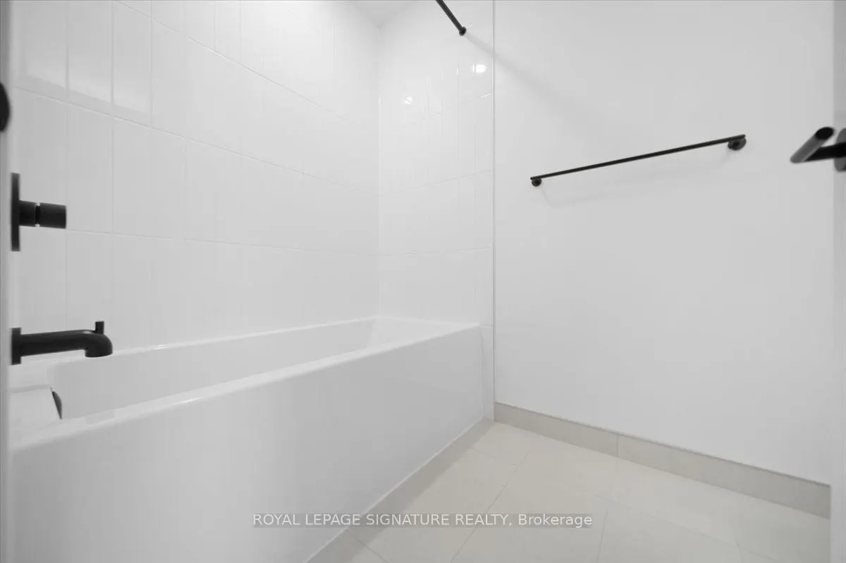 2495 Eglinton Avenue W, #1111