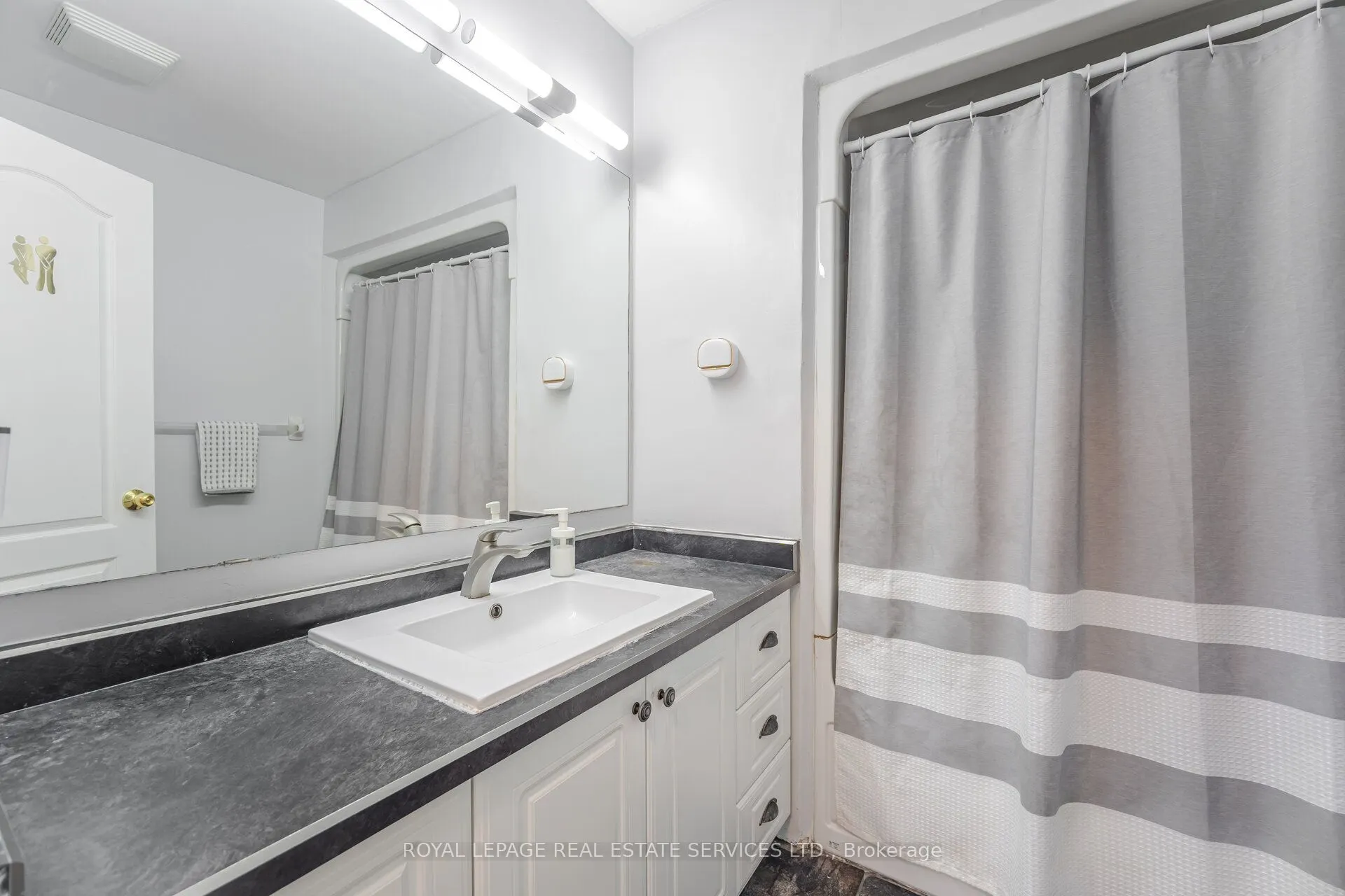 833 Scollard Court, #30