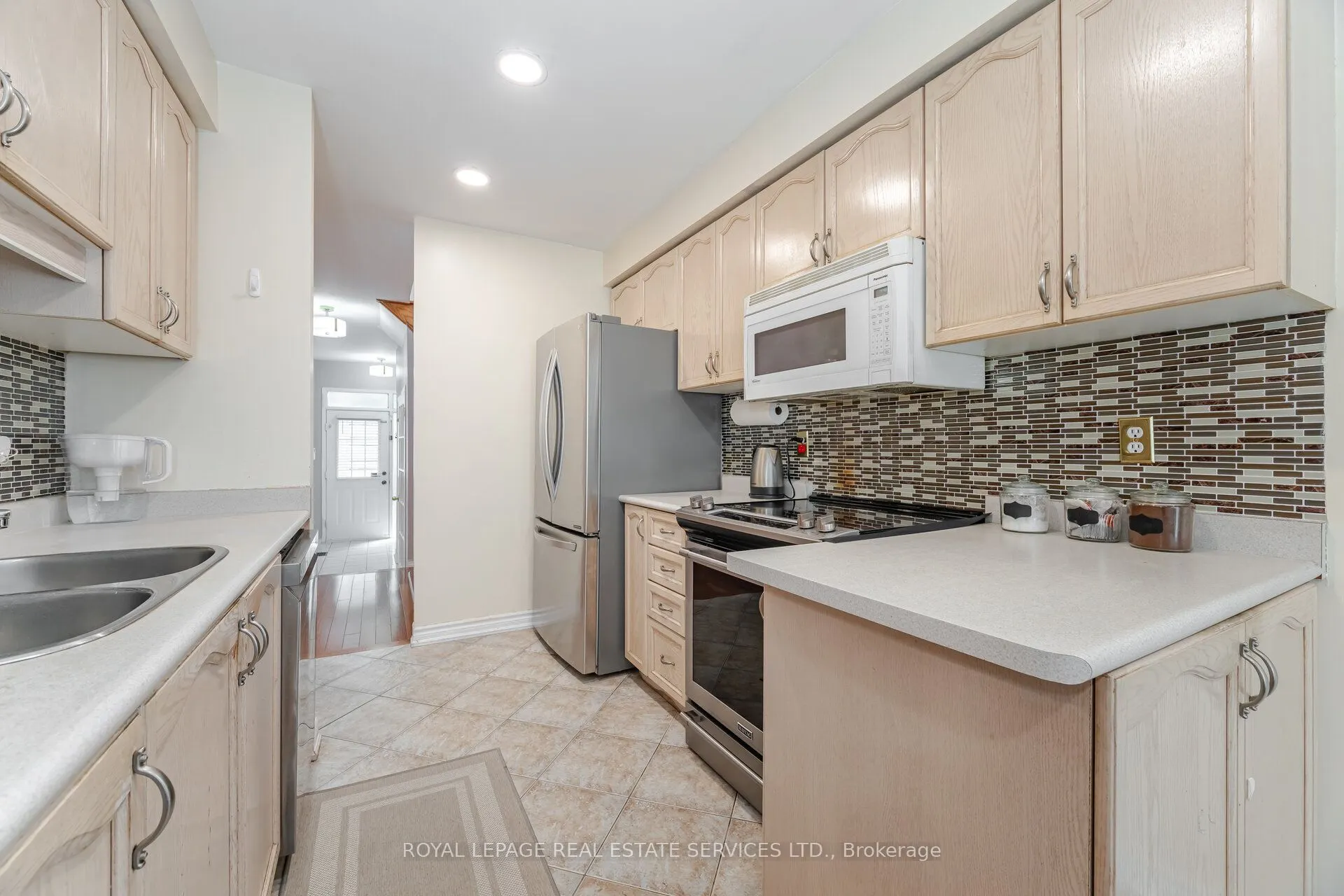 833 Scollard Court, #30